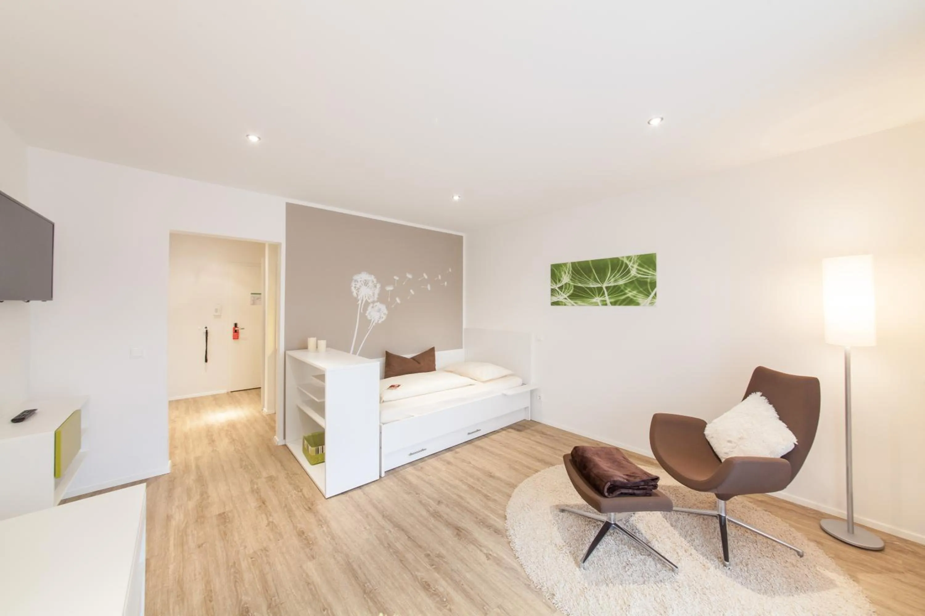 Photo of the whole room, Bed in acora Fürth Living the City