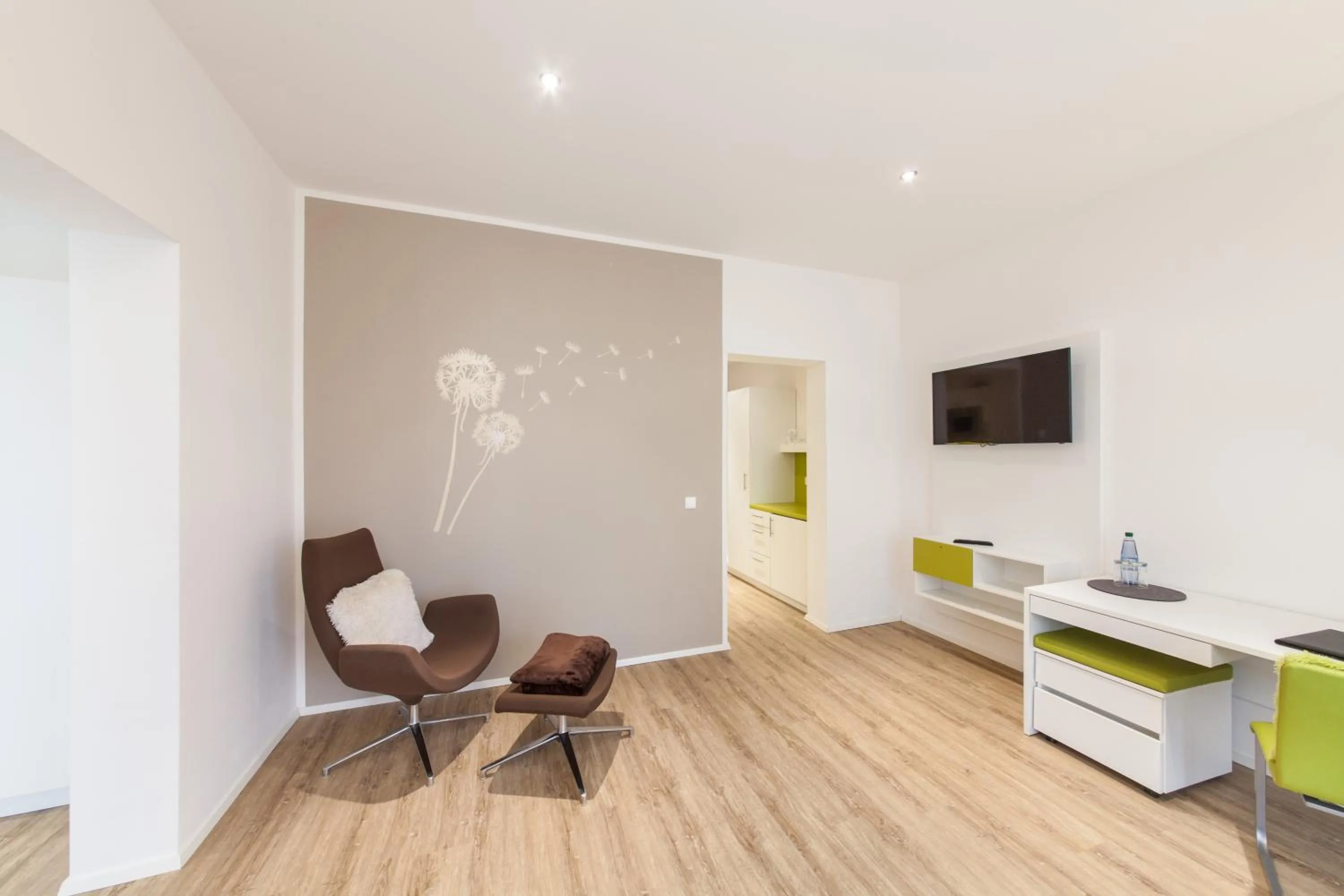 Photo of the whole room in acora Fürth Living the City