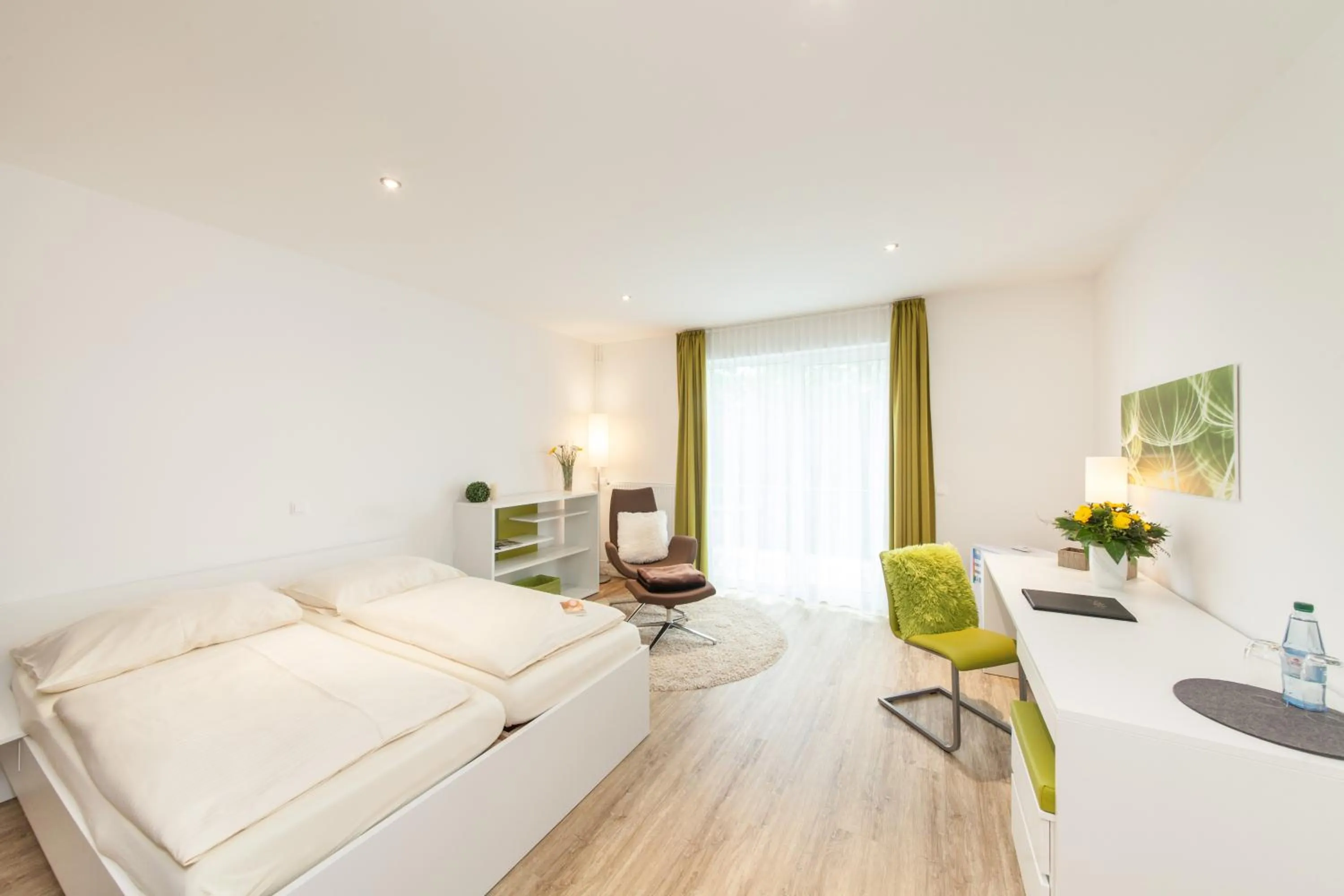Photo of the whole room, Bed in acora Fürth Living the City