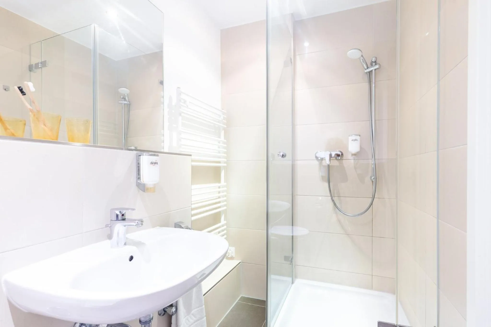 Photo of the whole room in acora Fürth Living the City