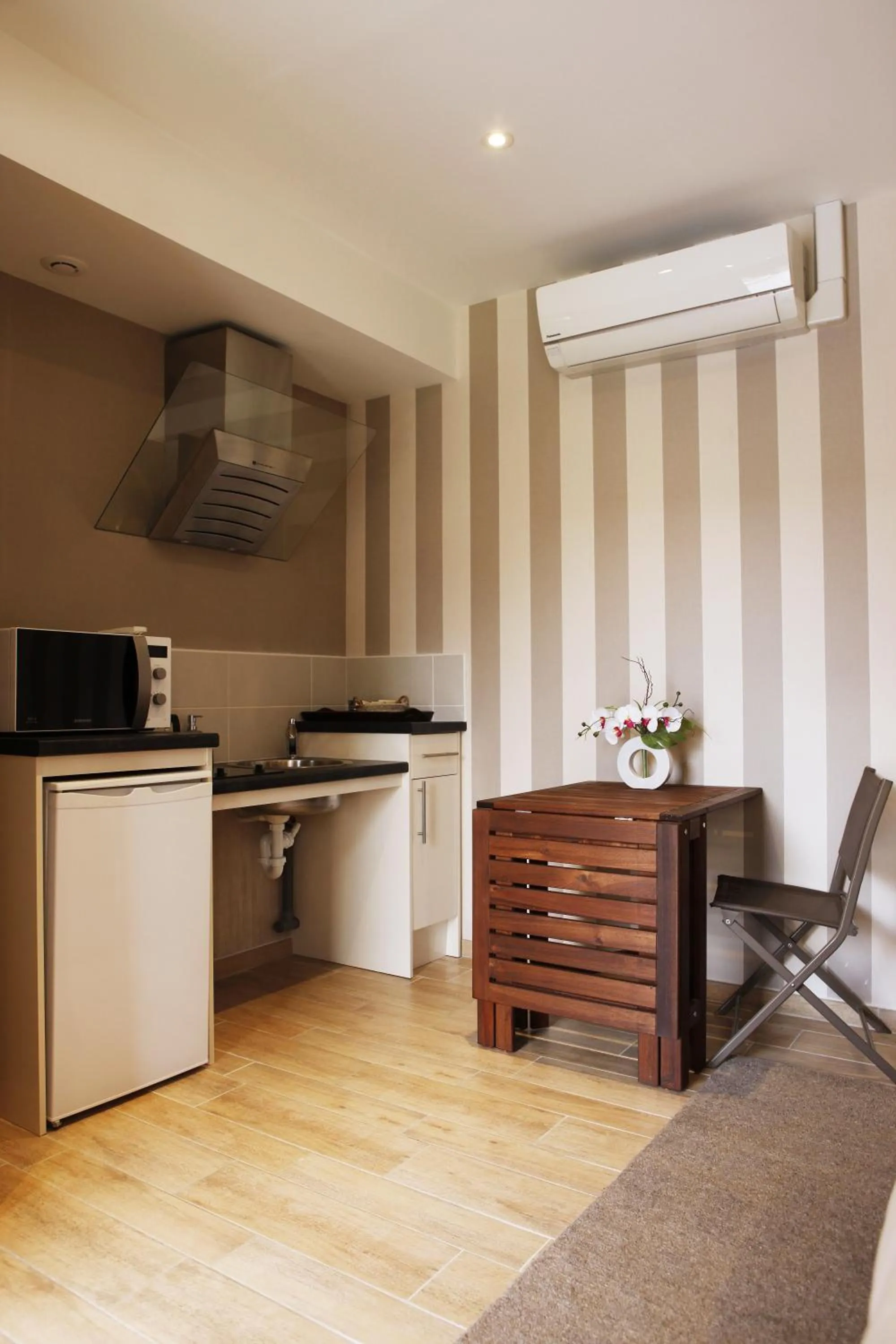 Kitchen or kitchenette in La Cense - Ferme des Tilleuls