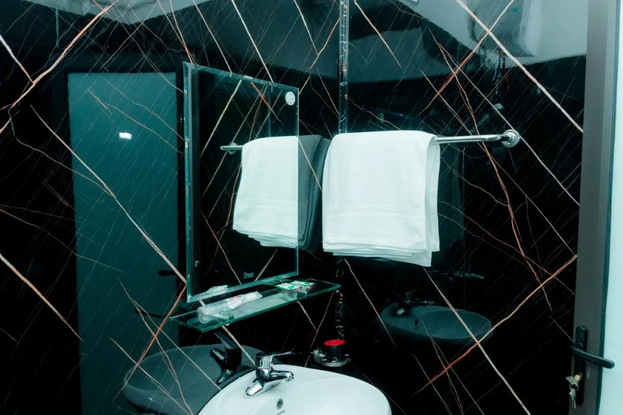 Shower in Milano Hotel