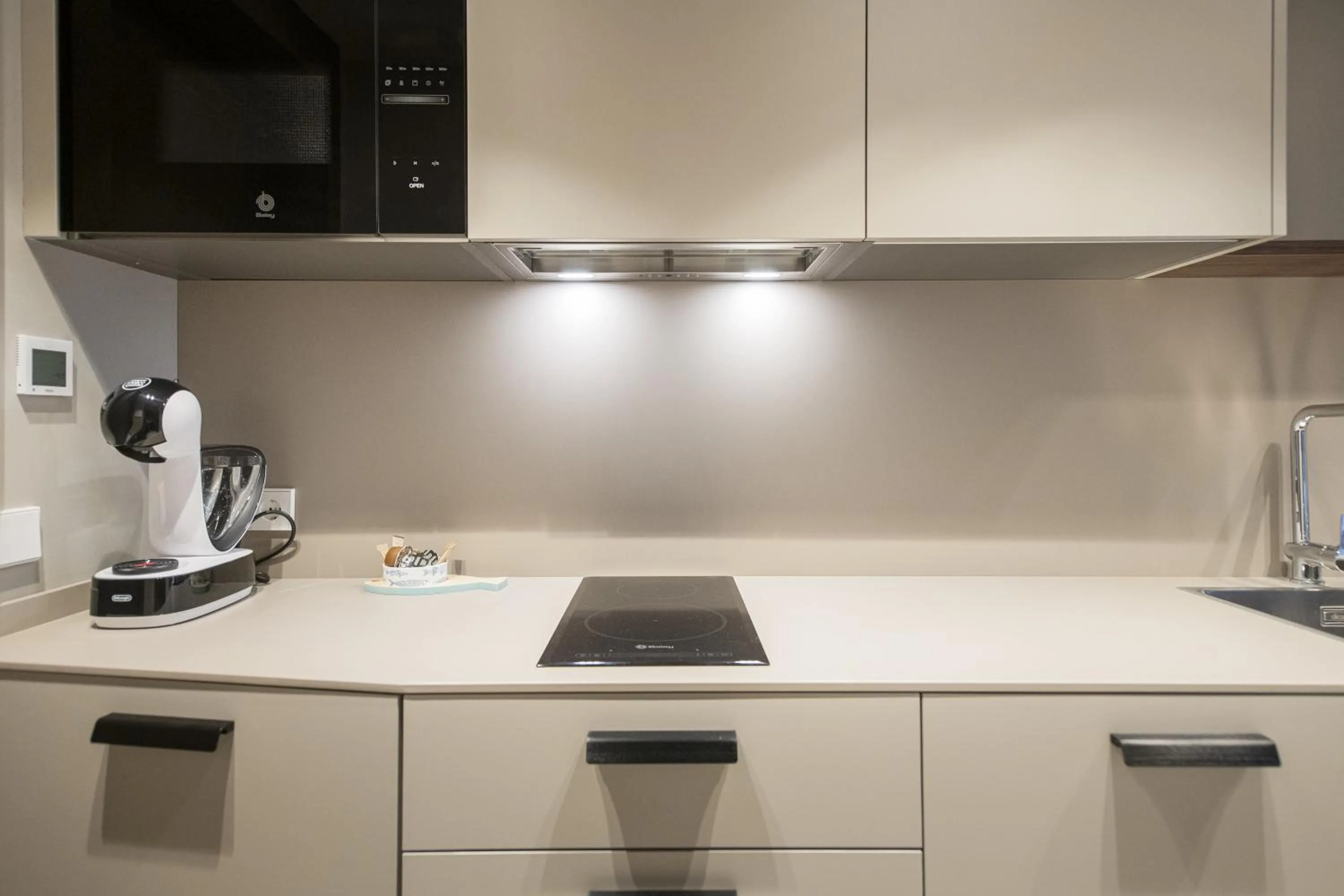 Coffee/tea facilities in APARTAMENTS LA CARPA