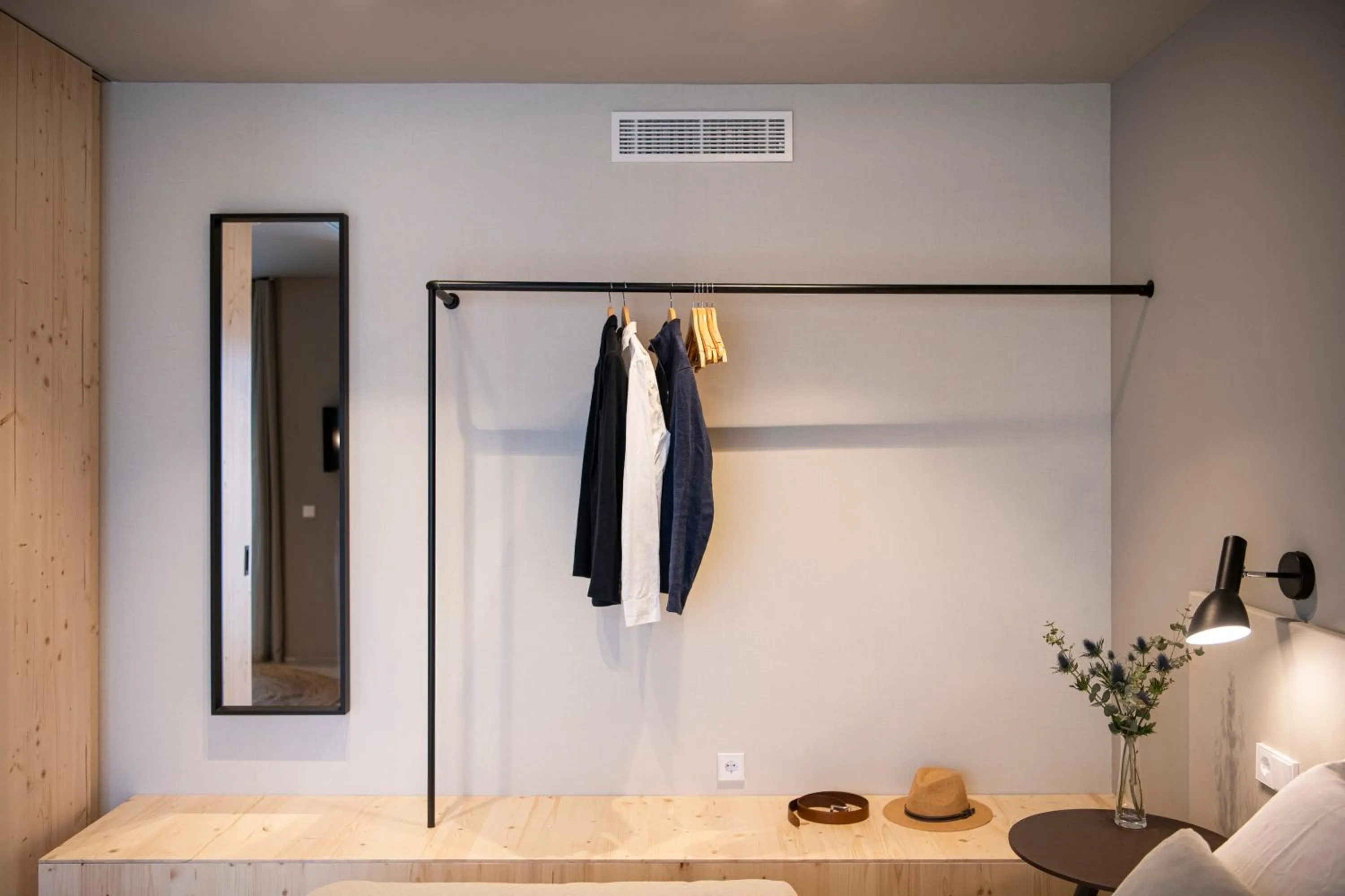 wardrobe in APARTAMENTS LA CARPA