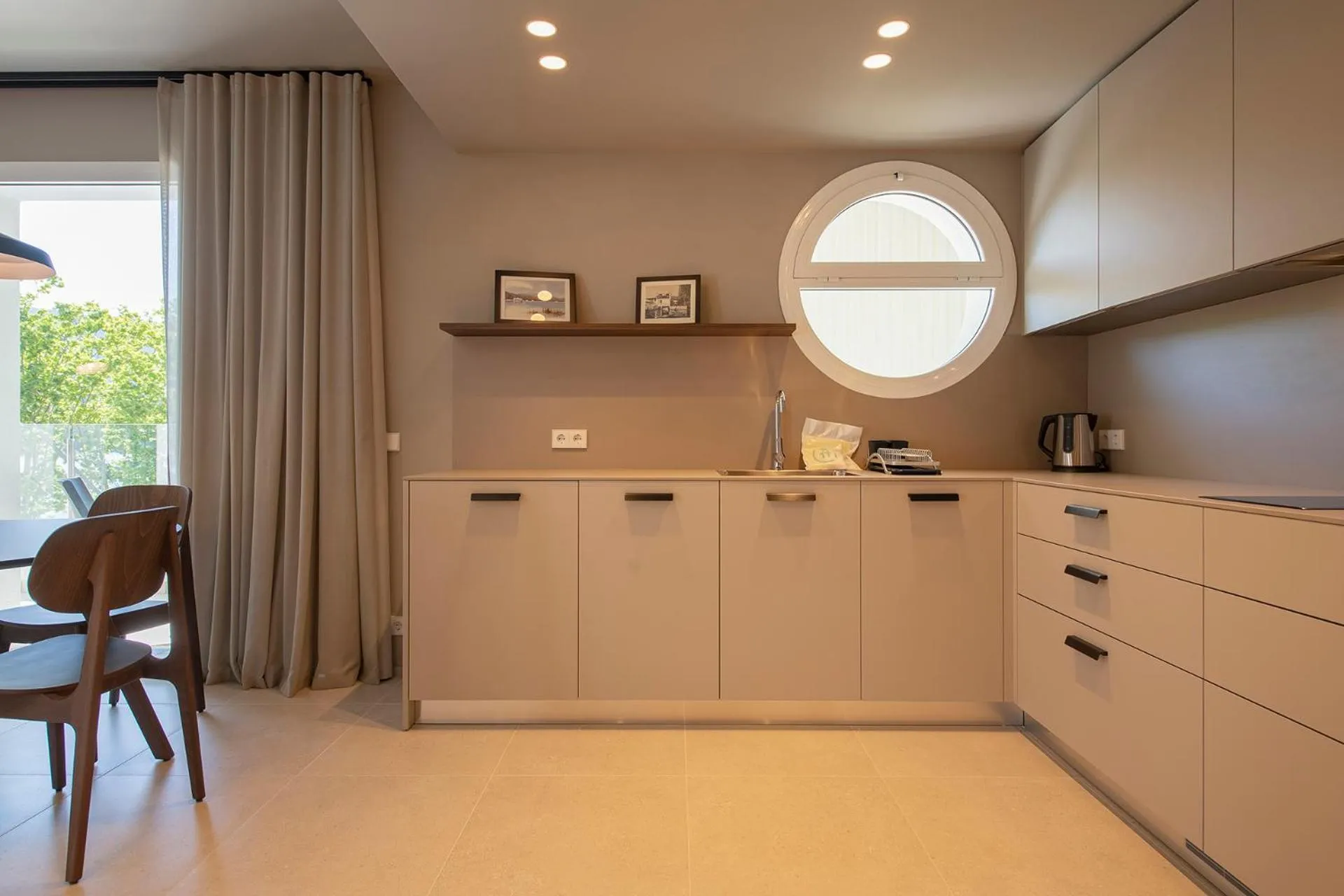 Kitchen or kitchenette in APARTAMENTS LA CARPA