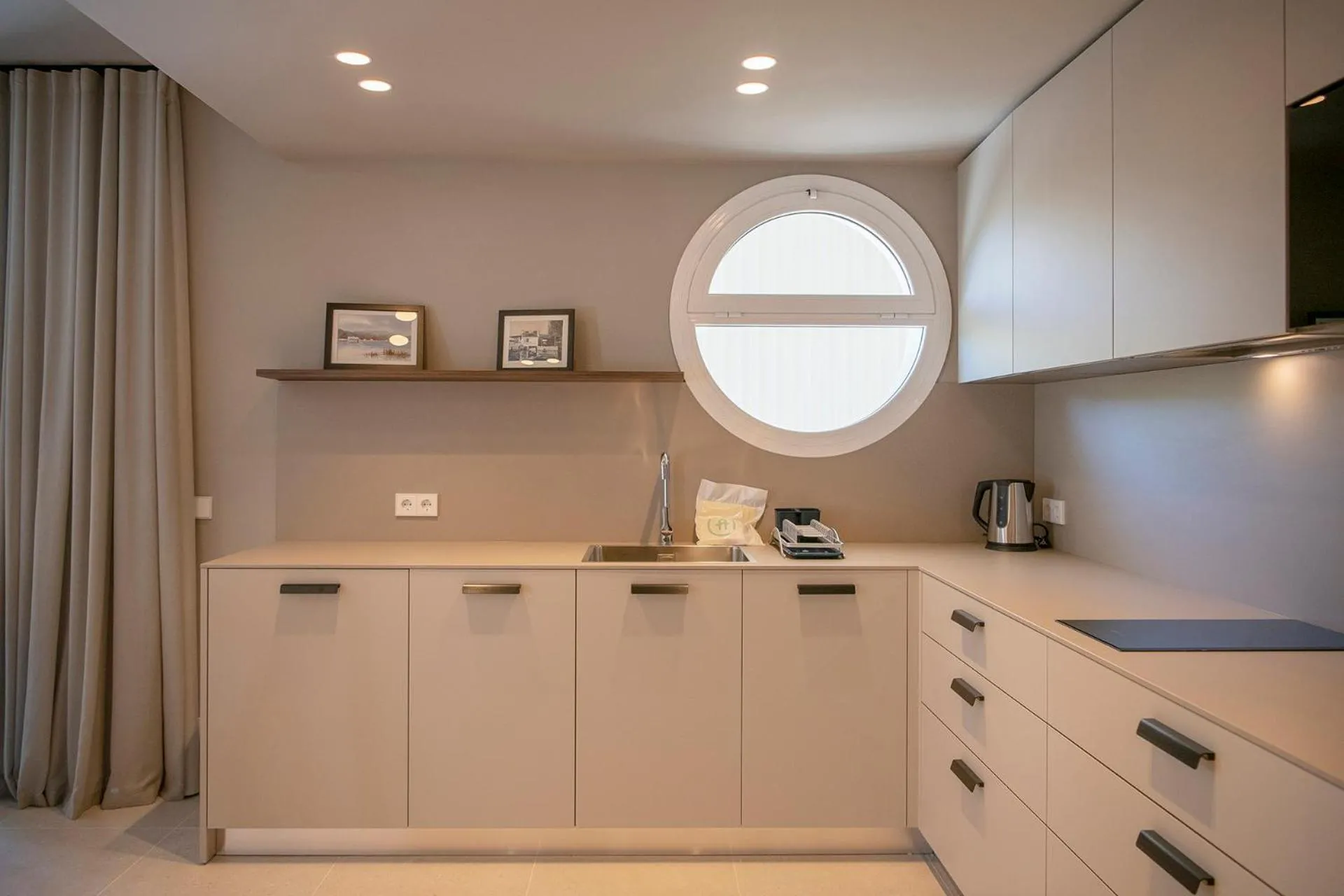 Kitchen or kitchenette in APARTAMENTS LA CARPA