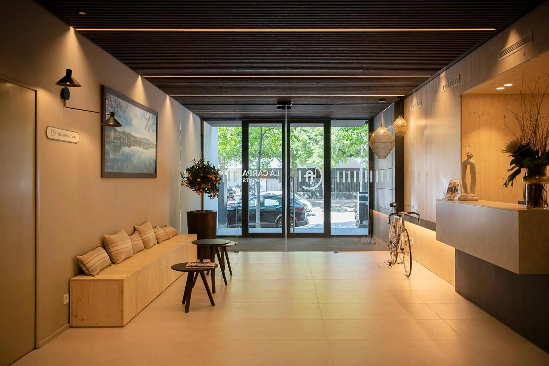 Lobby or reception in APARTAMENTS LA CARPA