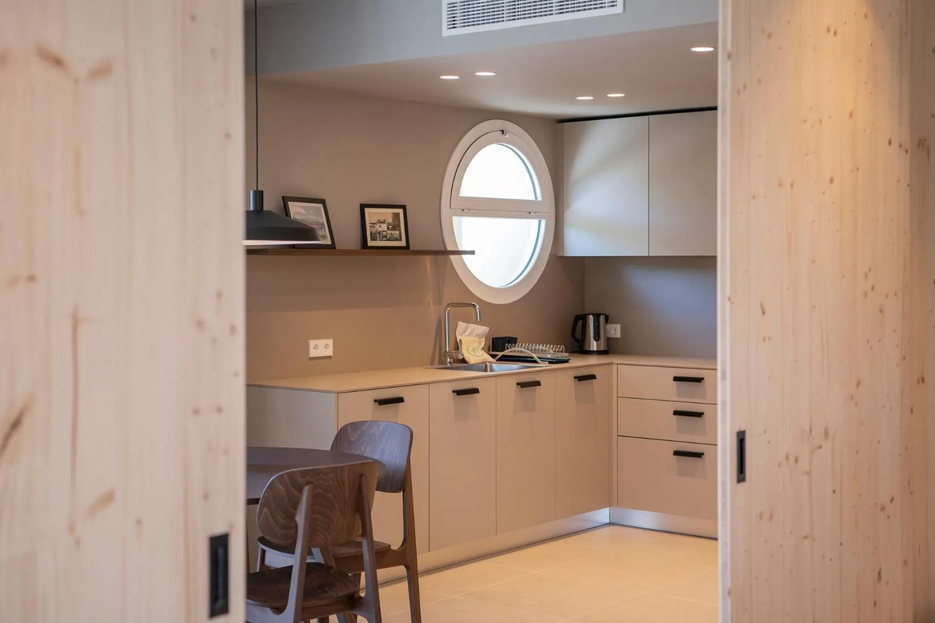 Coffee/tea facilities in APARTAMENTS LA CARPA