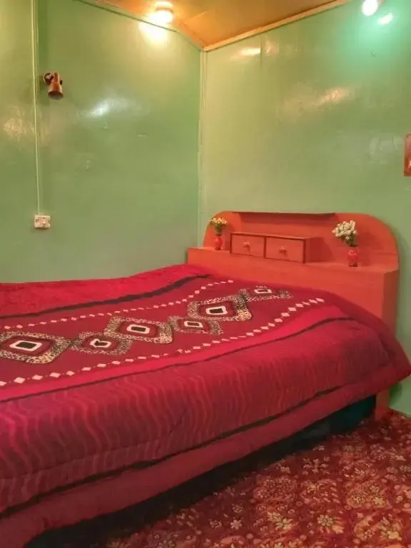 Single Room with Lake View in H.B Holiday home Single Room with Lake View in H.B Holiday home
