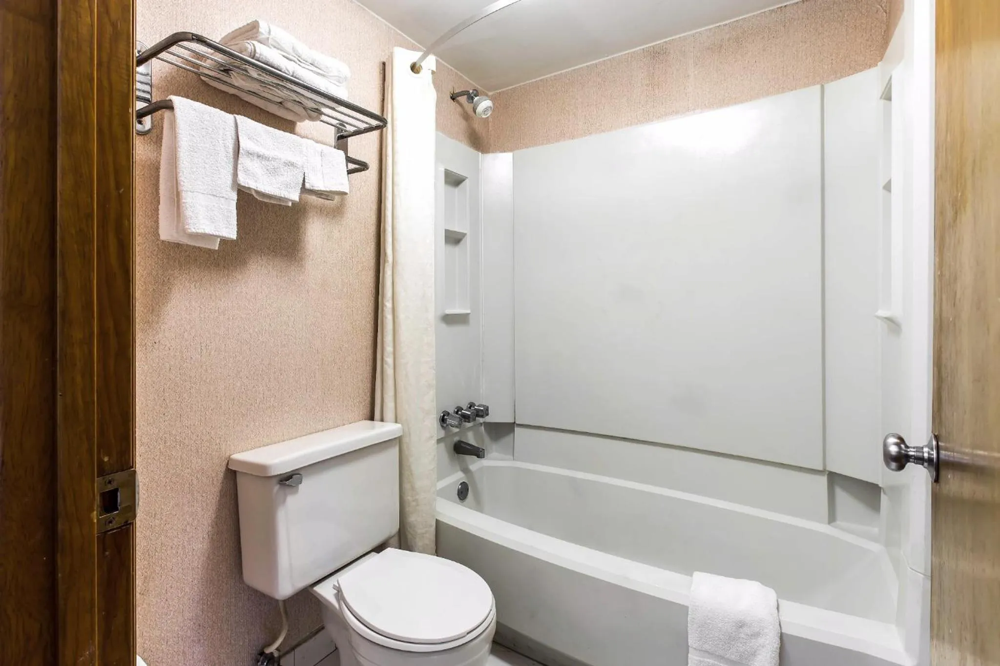 Bathroom in Econo Lodge - Conyers