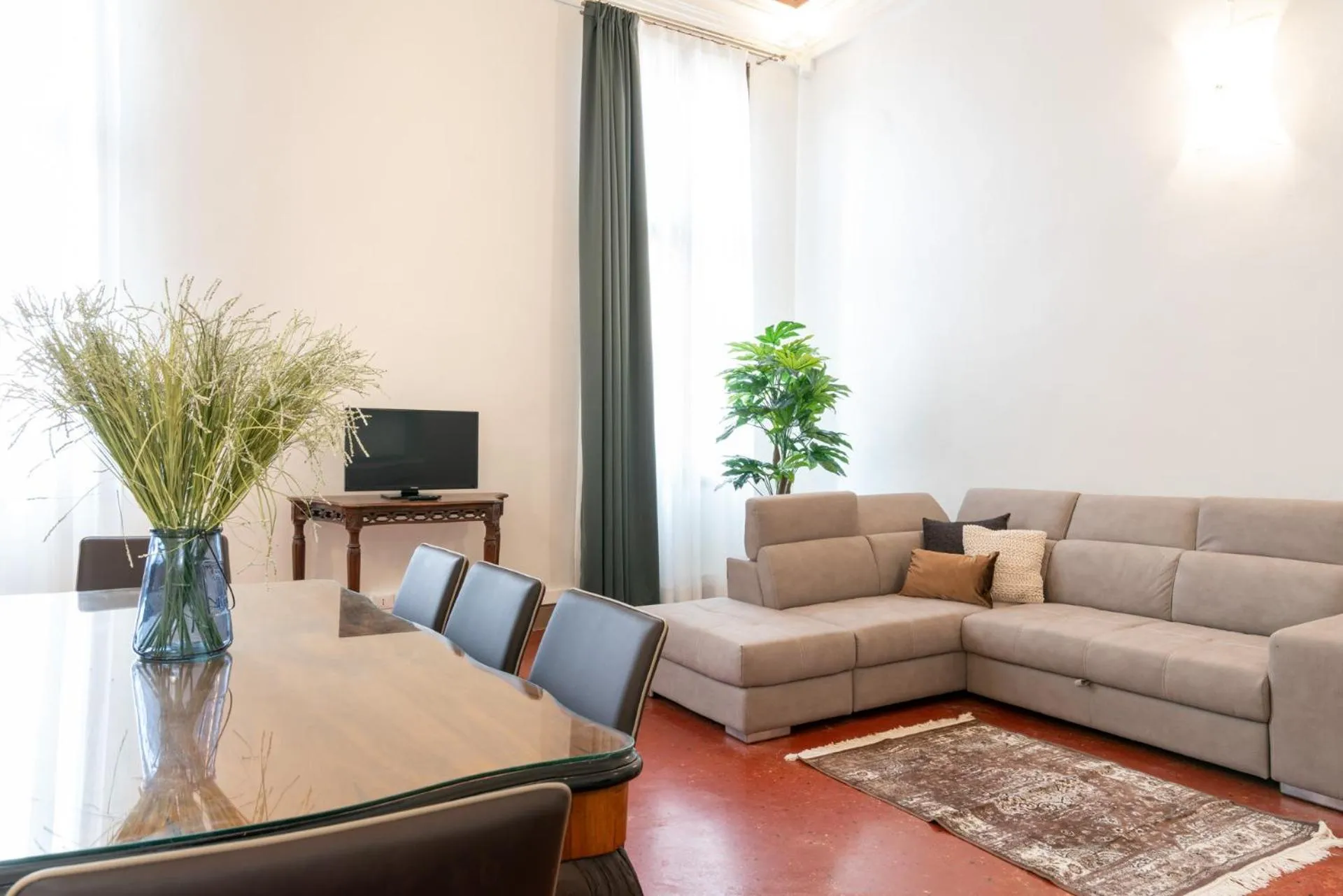 Communal lounge/ TV room in Venice Luxury Palace 3 by Wonderful Italy