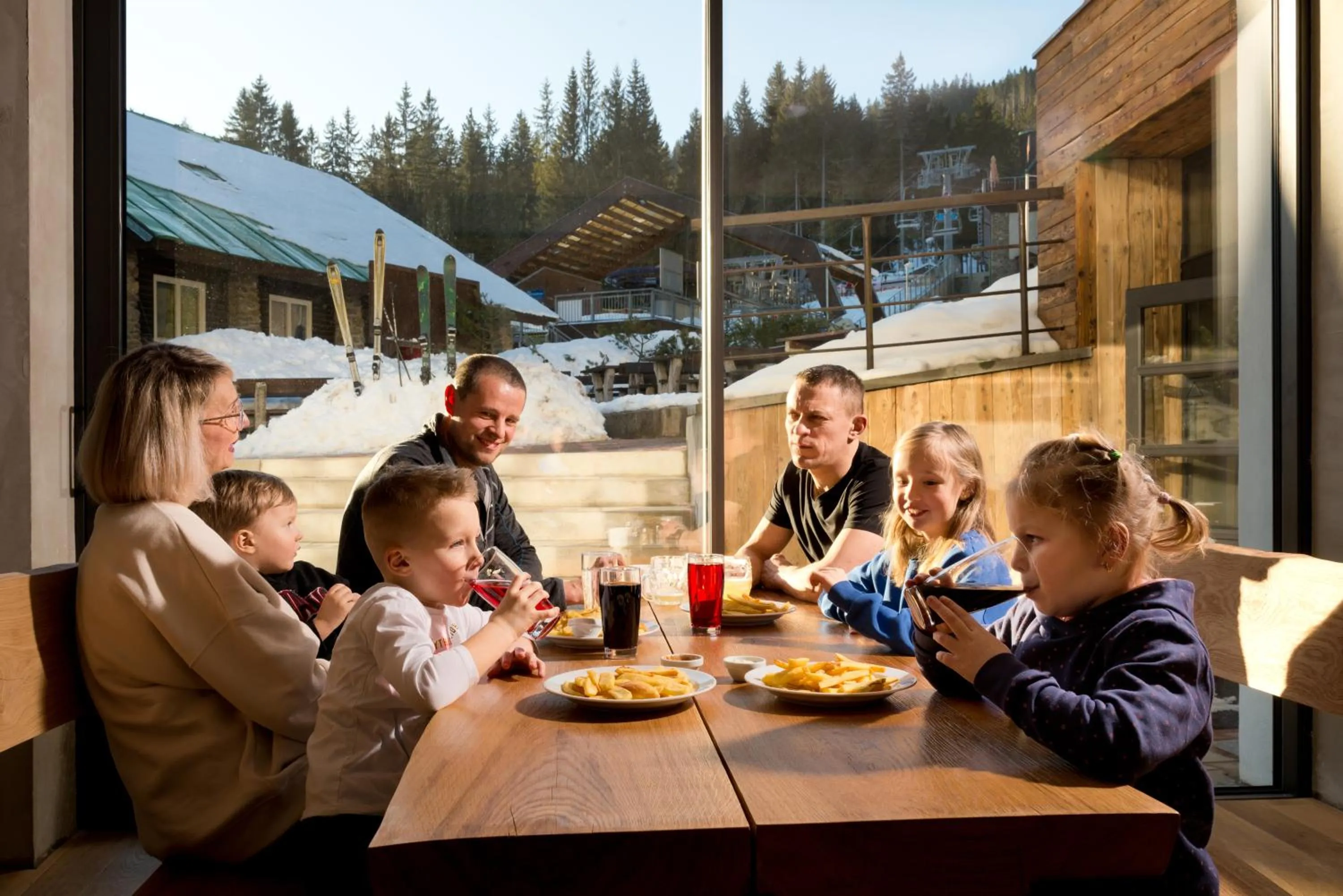 Restaurant/places to eat in Hotel Bohemia