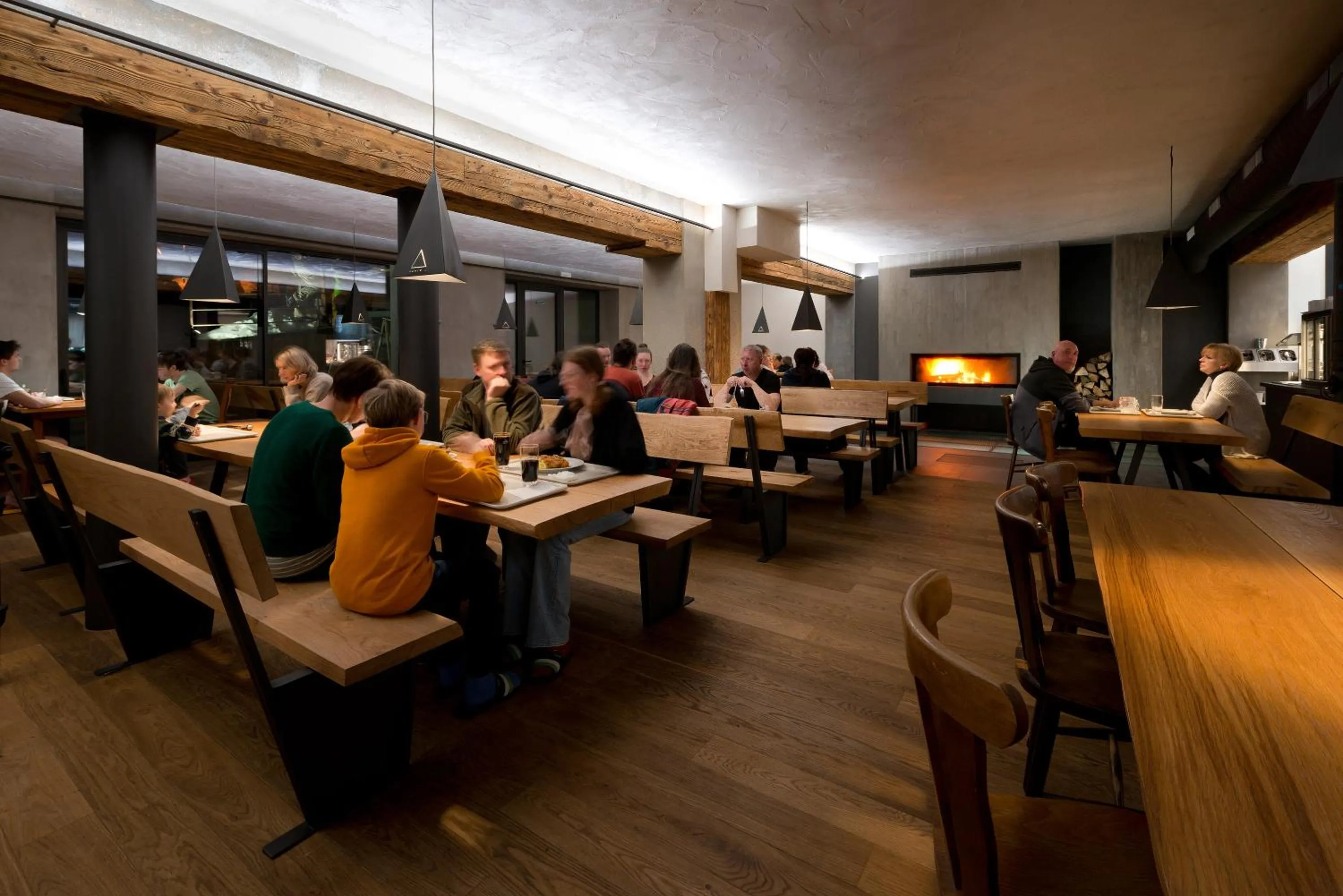 Restaurant/places to eat in Hotel Bohemia