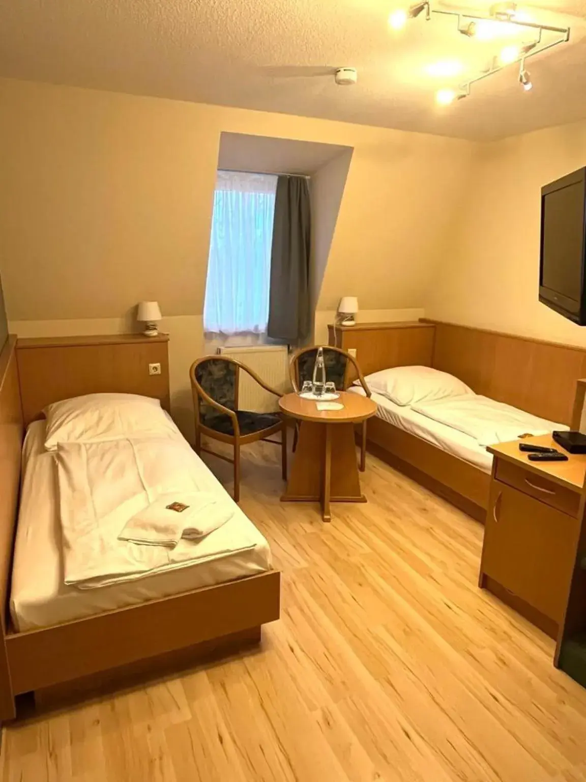 Twin Room - single occupancy in Hotel Alte Apotheke Twin Room - single occupancy in Hotel Alte Apotheke