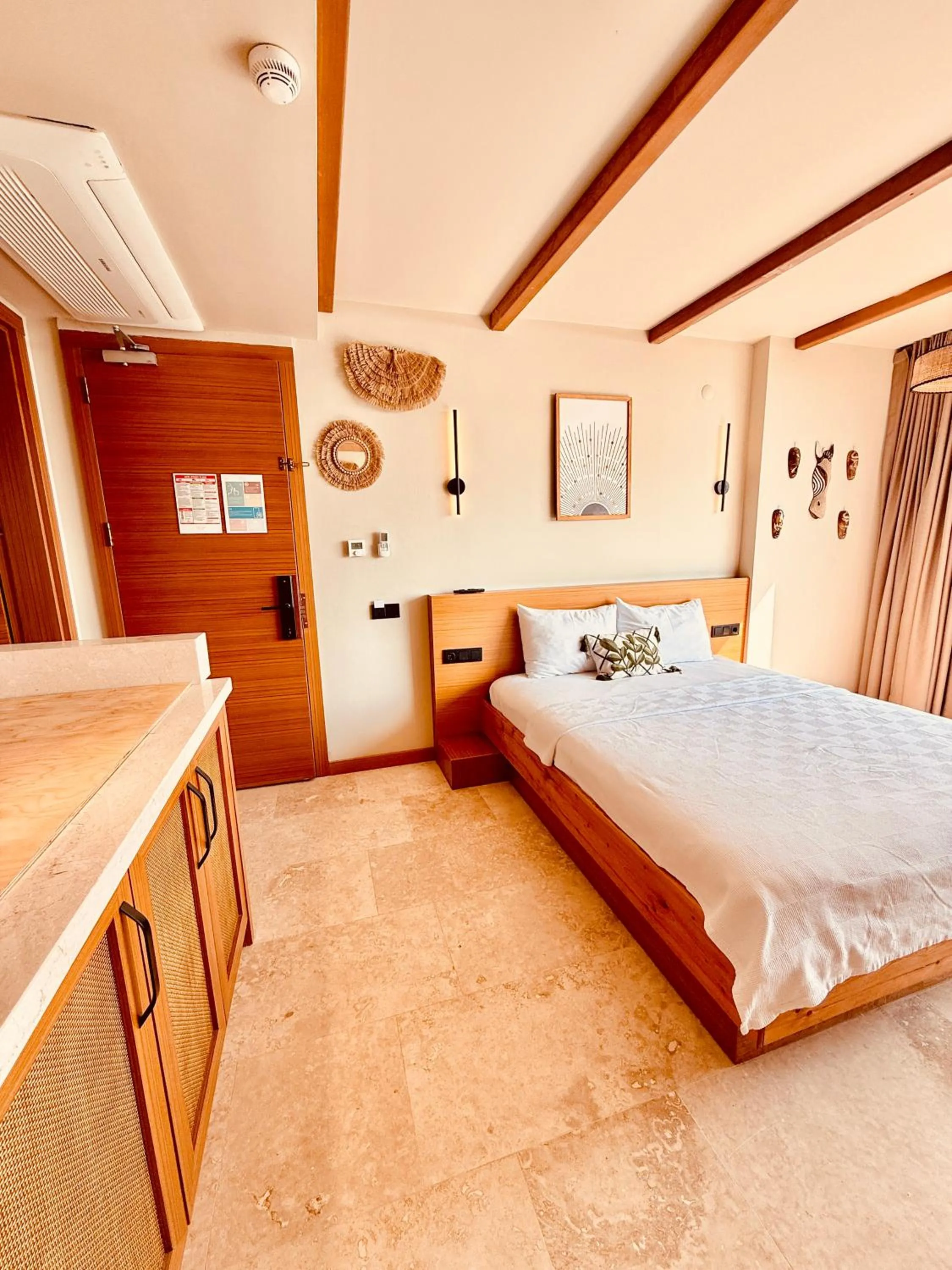 Photo of the whole room, Bed in The May Five - Adults only