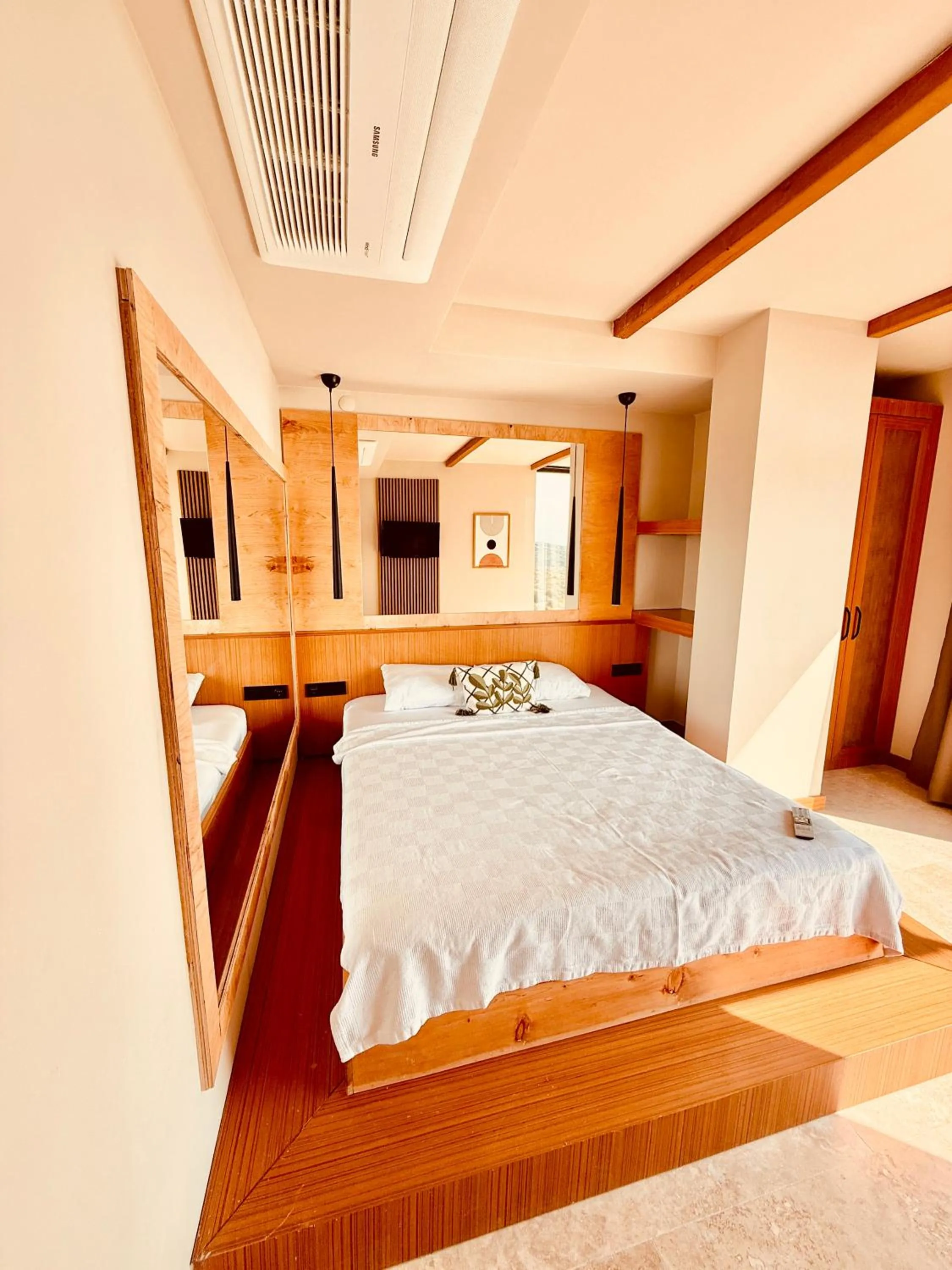 Photo of the whole room, Bed in The May Five - Adults only