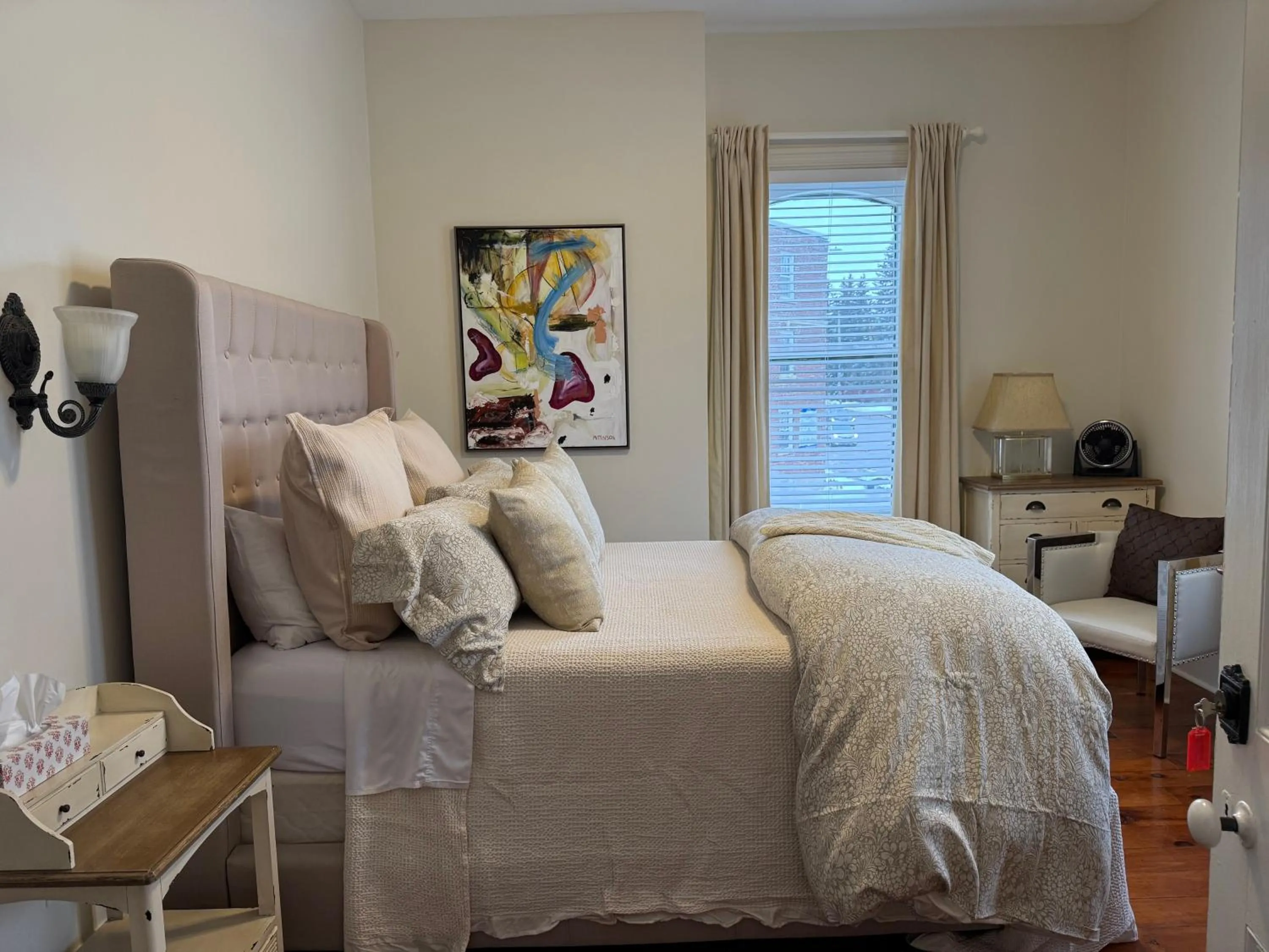 Bed in Norfolk Guest House Inn