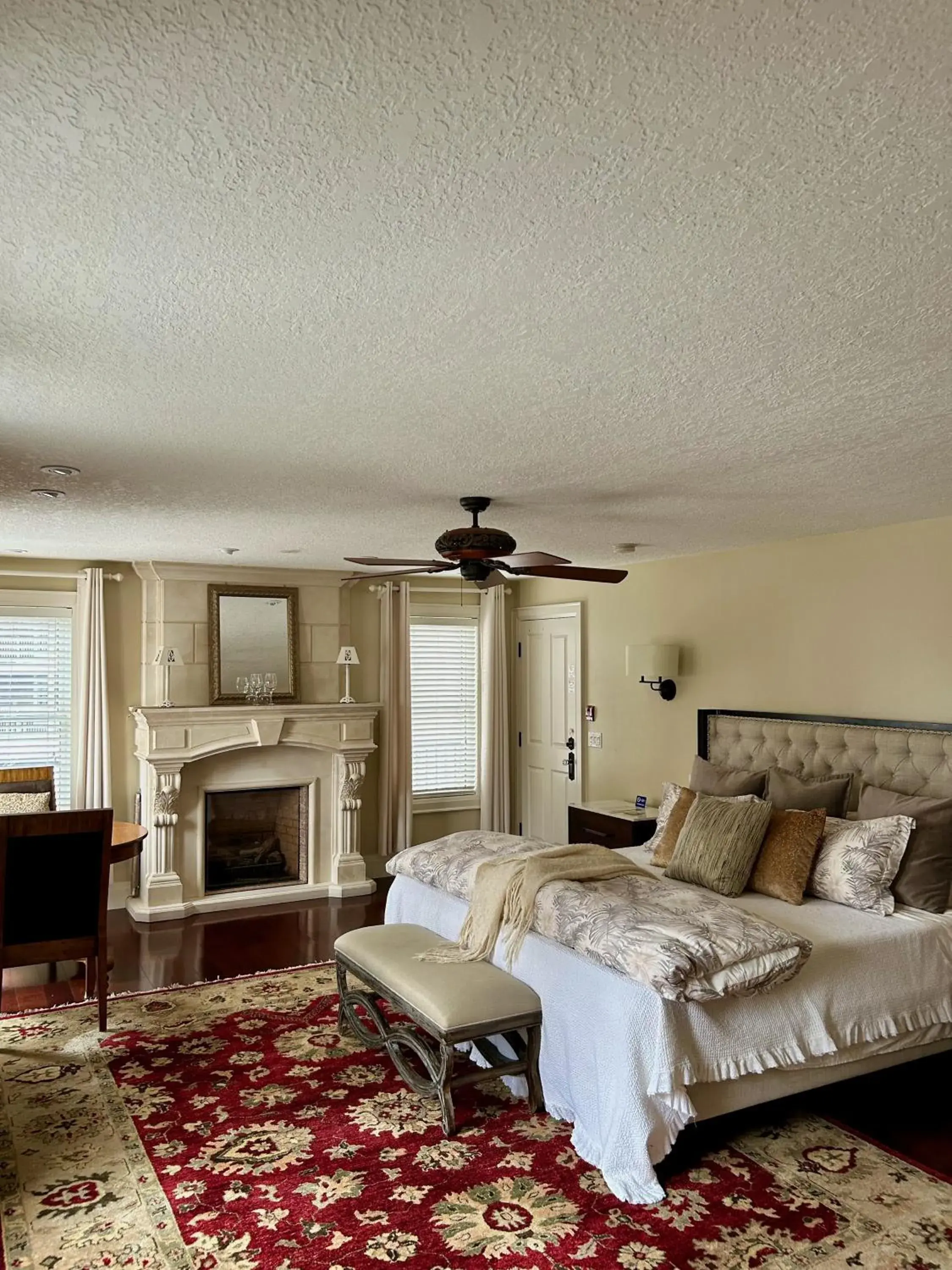 King Suite with Spa Bath in Norfolk Guest House Inn King Suite with Spa Bath in Norfolk Guest House Inn