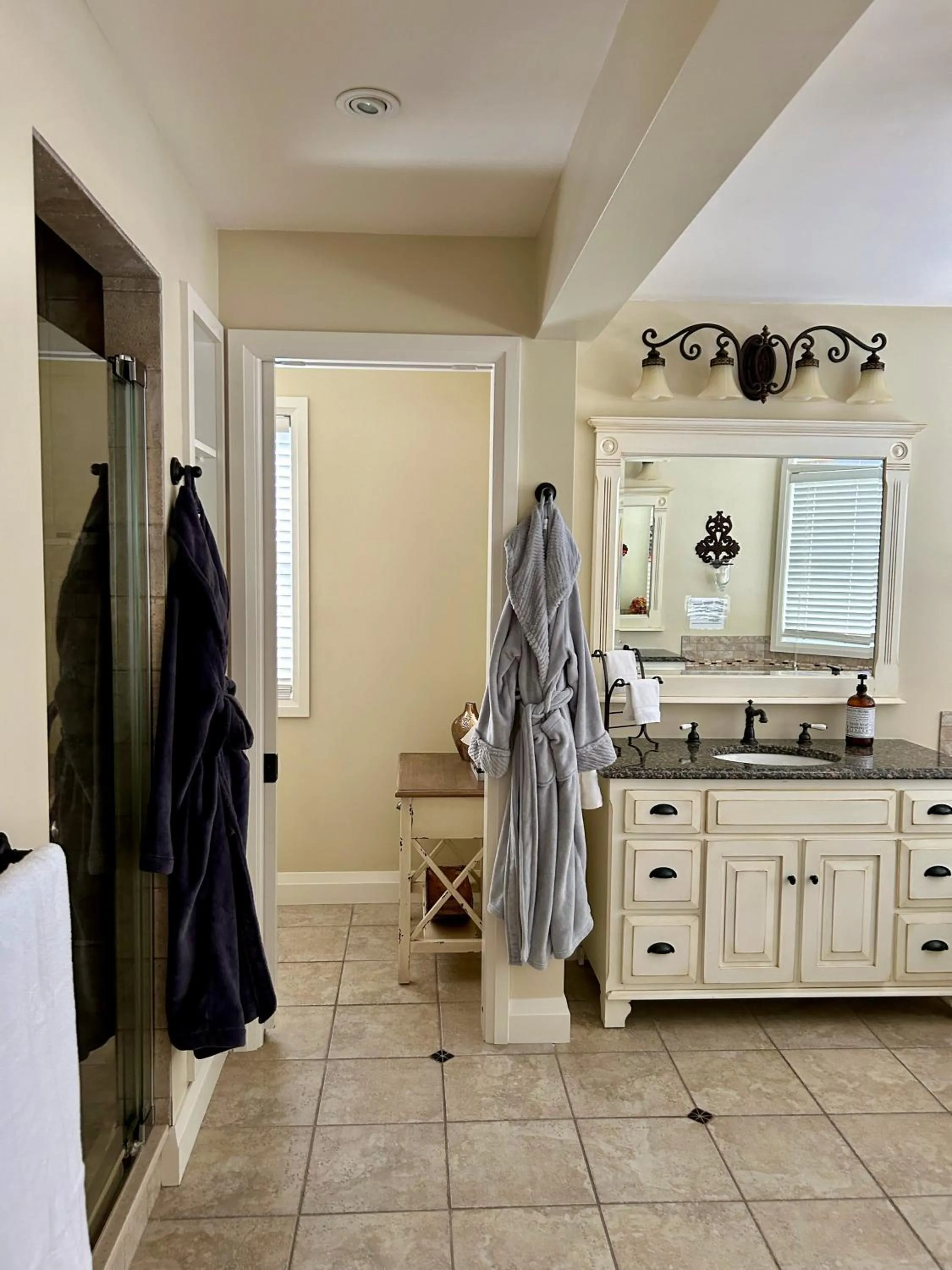Bathroom in Norfolk Guest House Inn