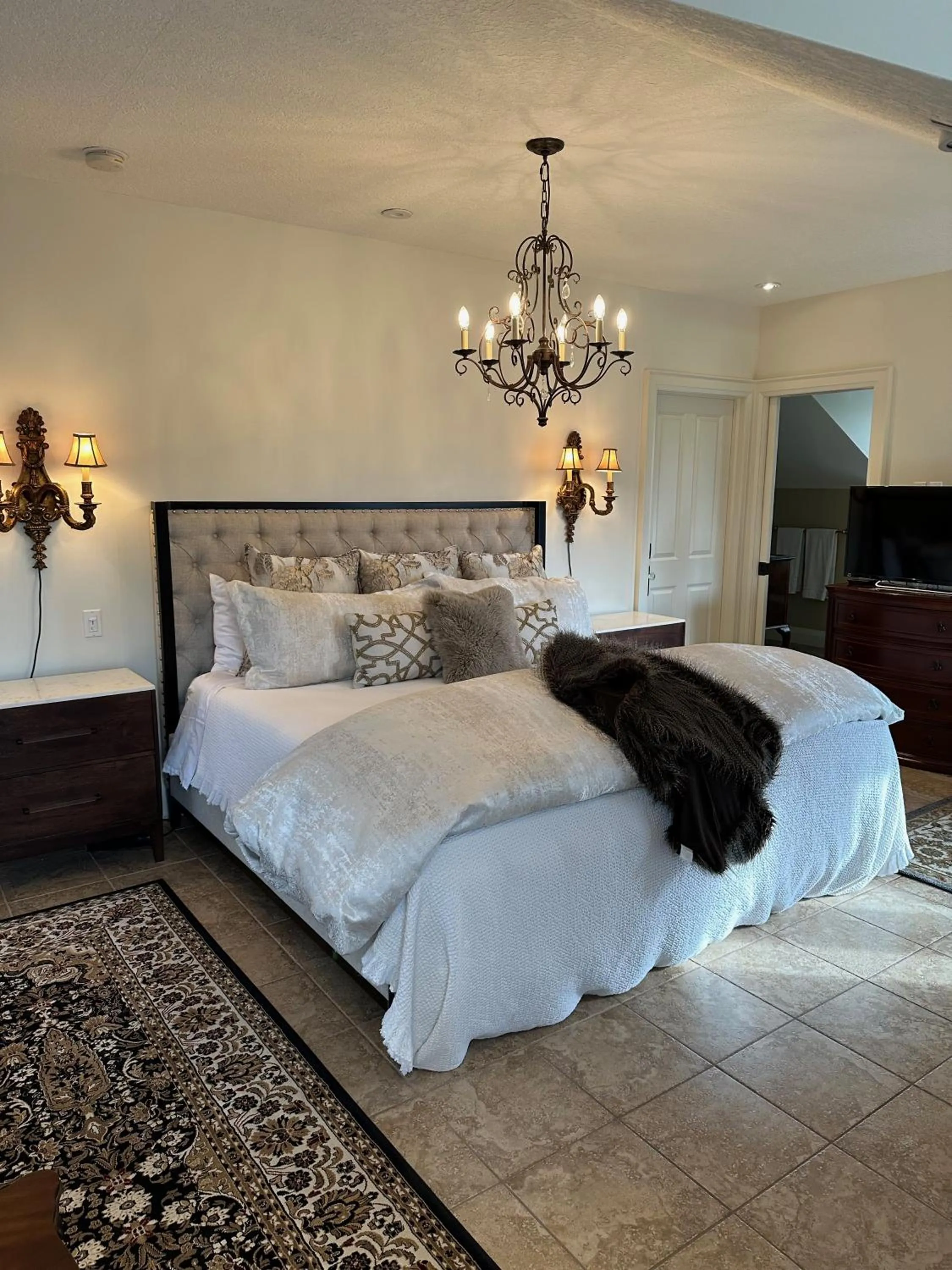 Bedroom, Bed in Norfolk Guest House Inn