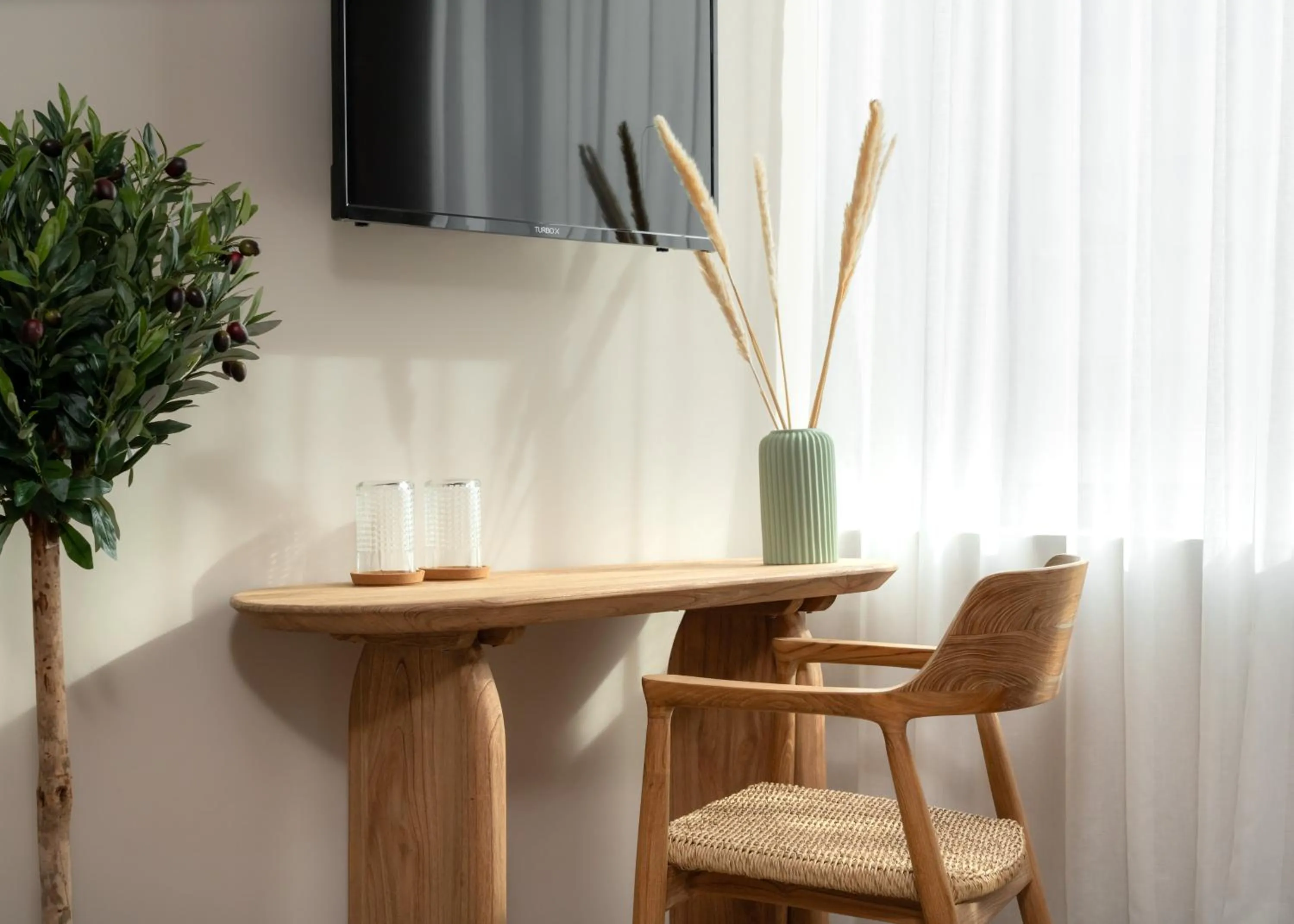 TV and multimedia in Num Suites & Lofts Athens