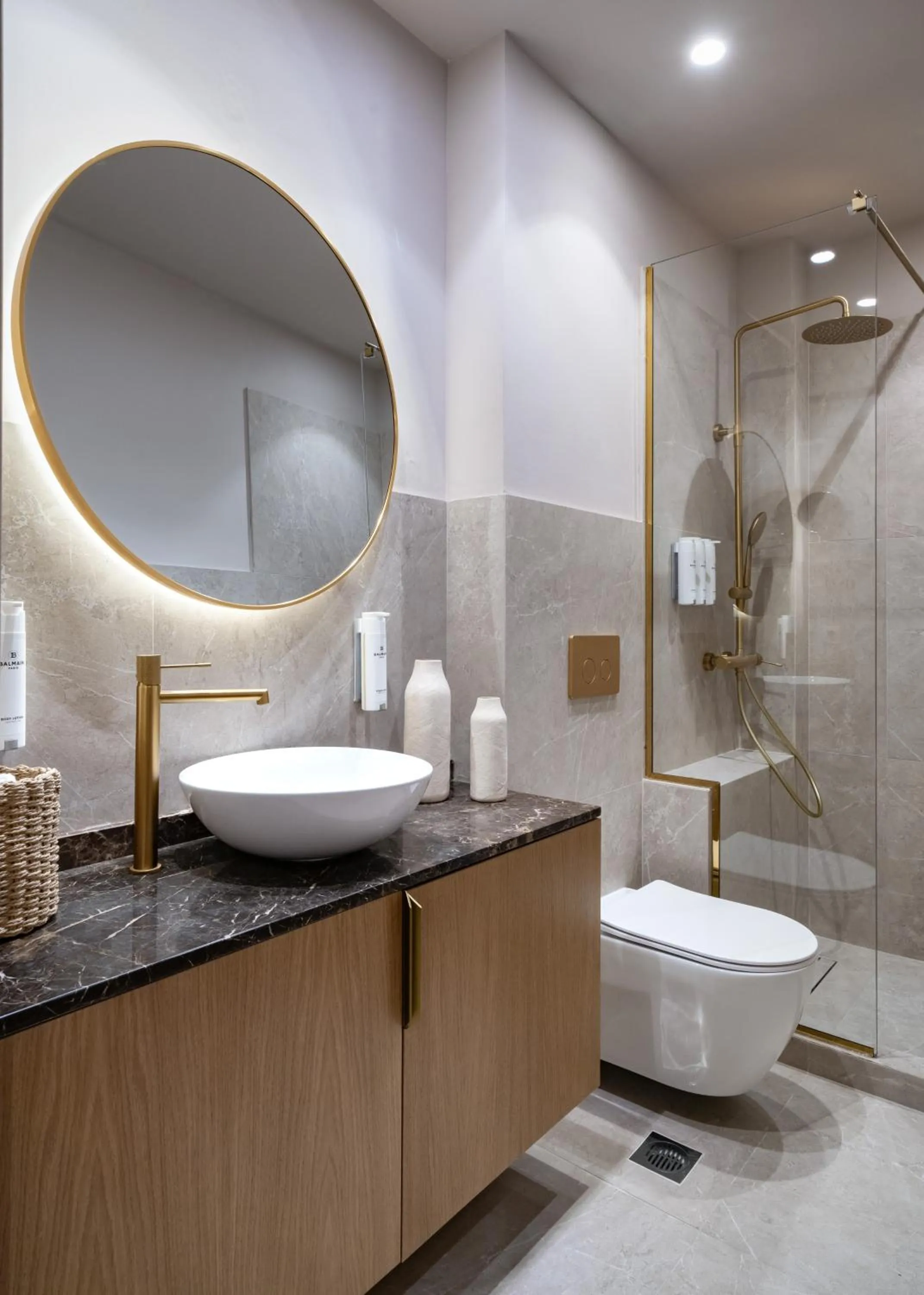 Shower in Num Suites & Lofts Athens