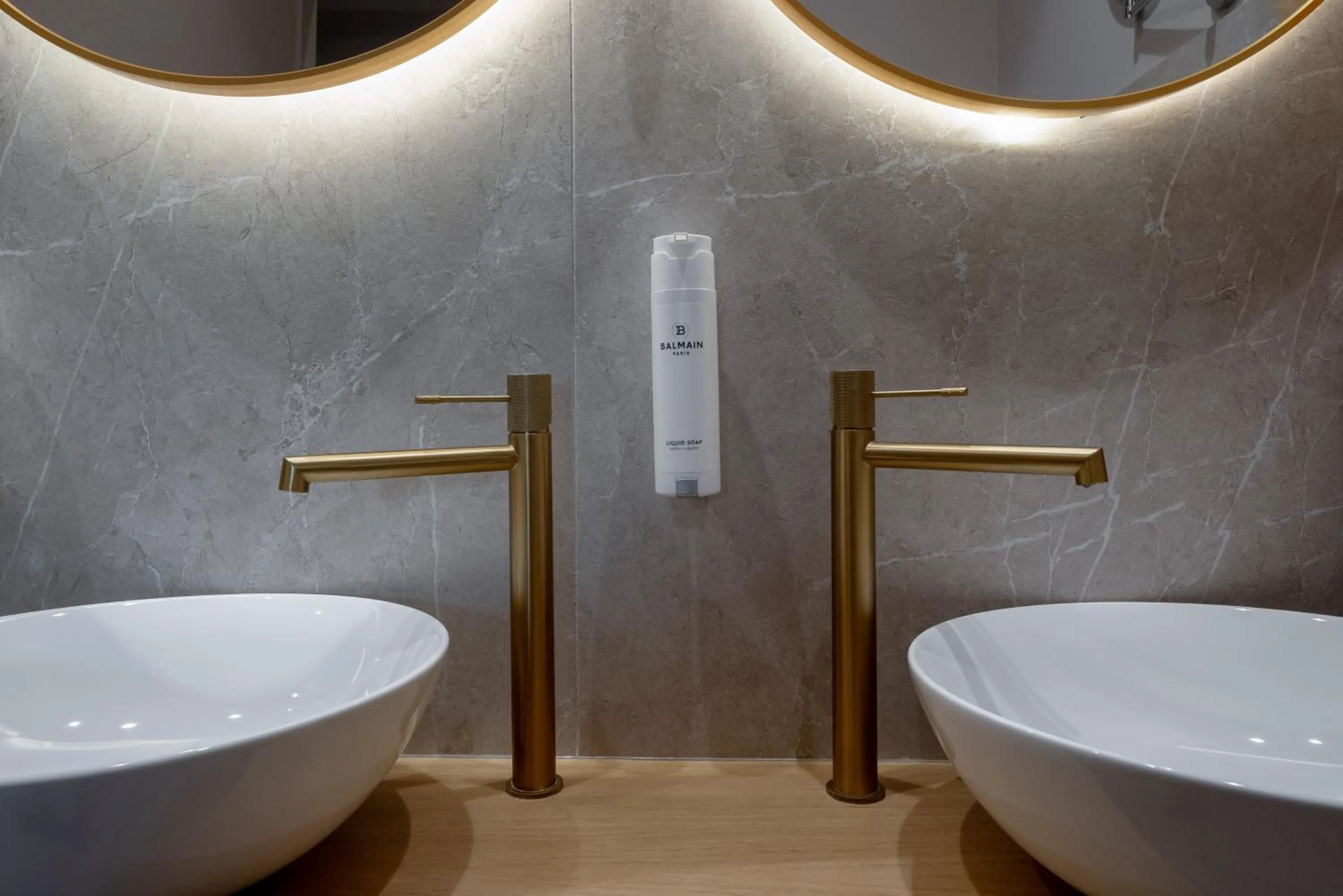 Bathroom in Num Suites & Lofts Athens