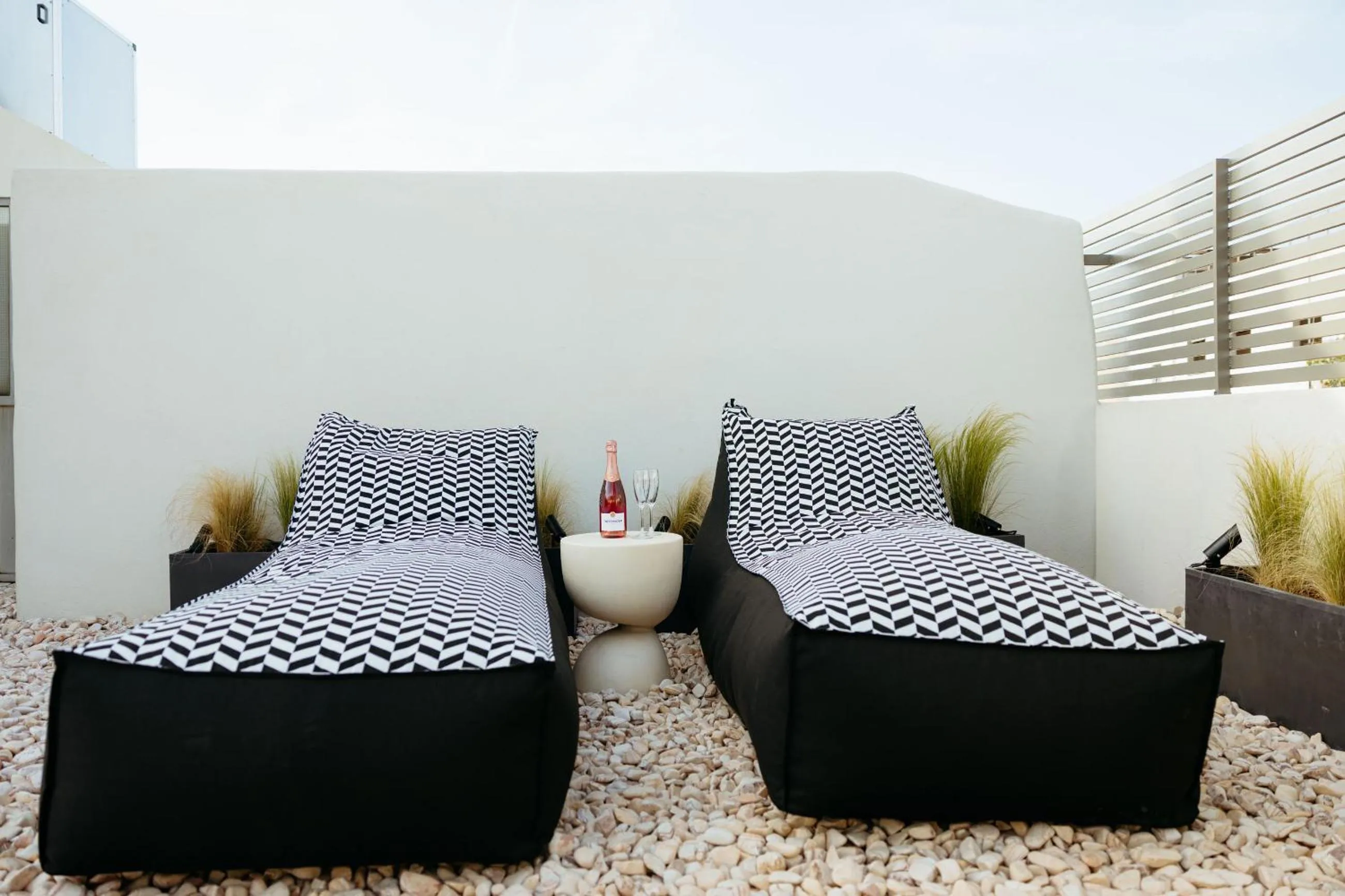 Seating area in Num Suites & Lofts Athens