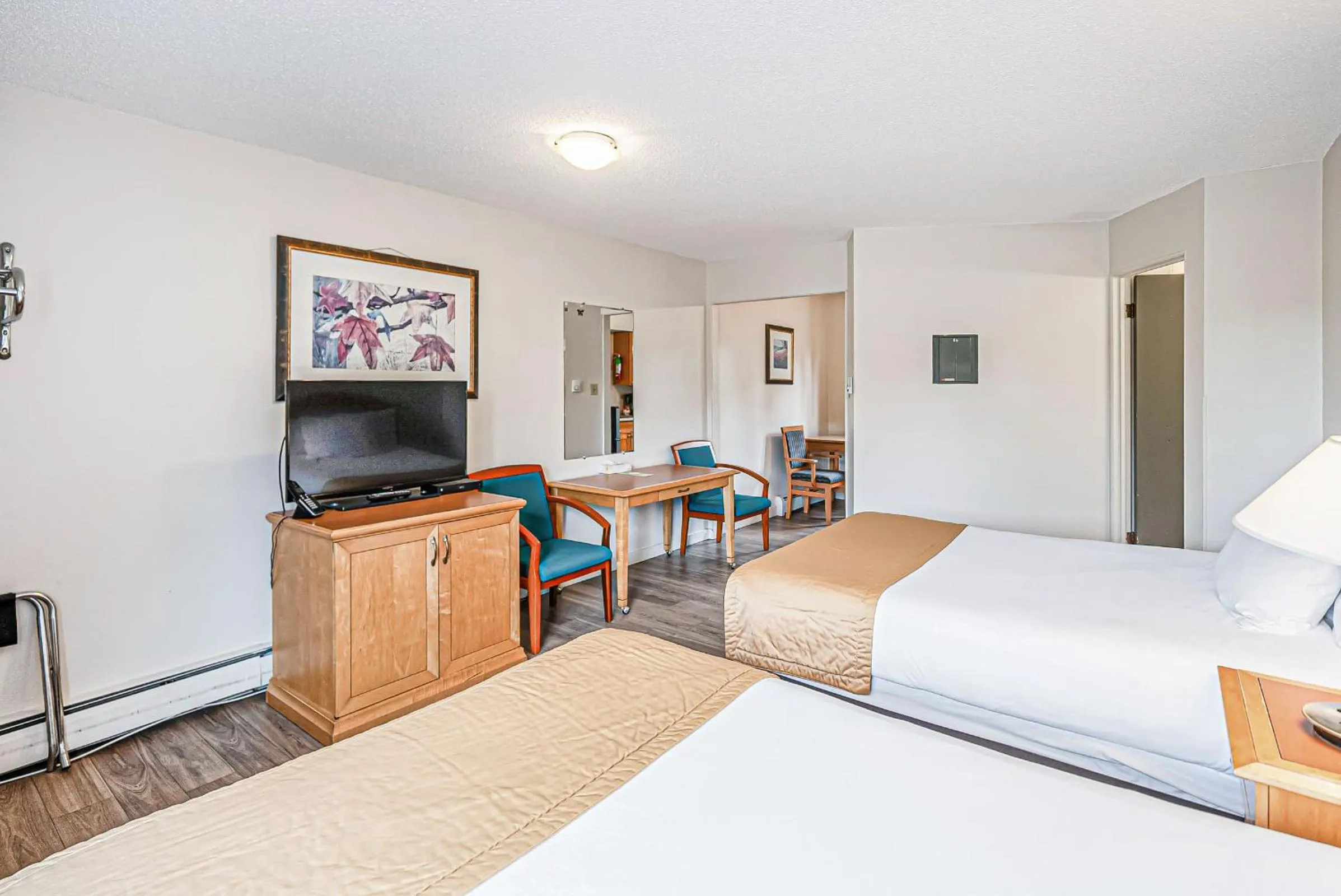 Bed in Bluebird Motel