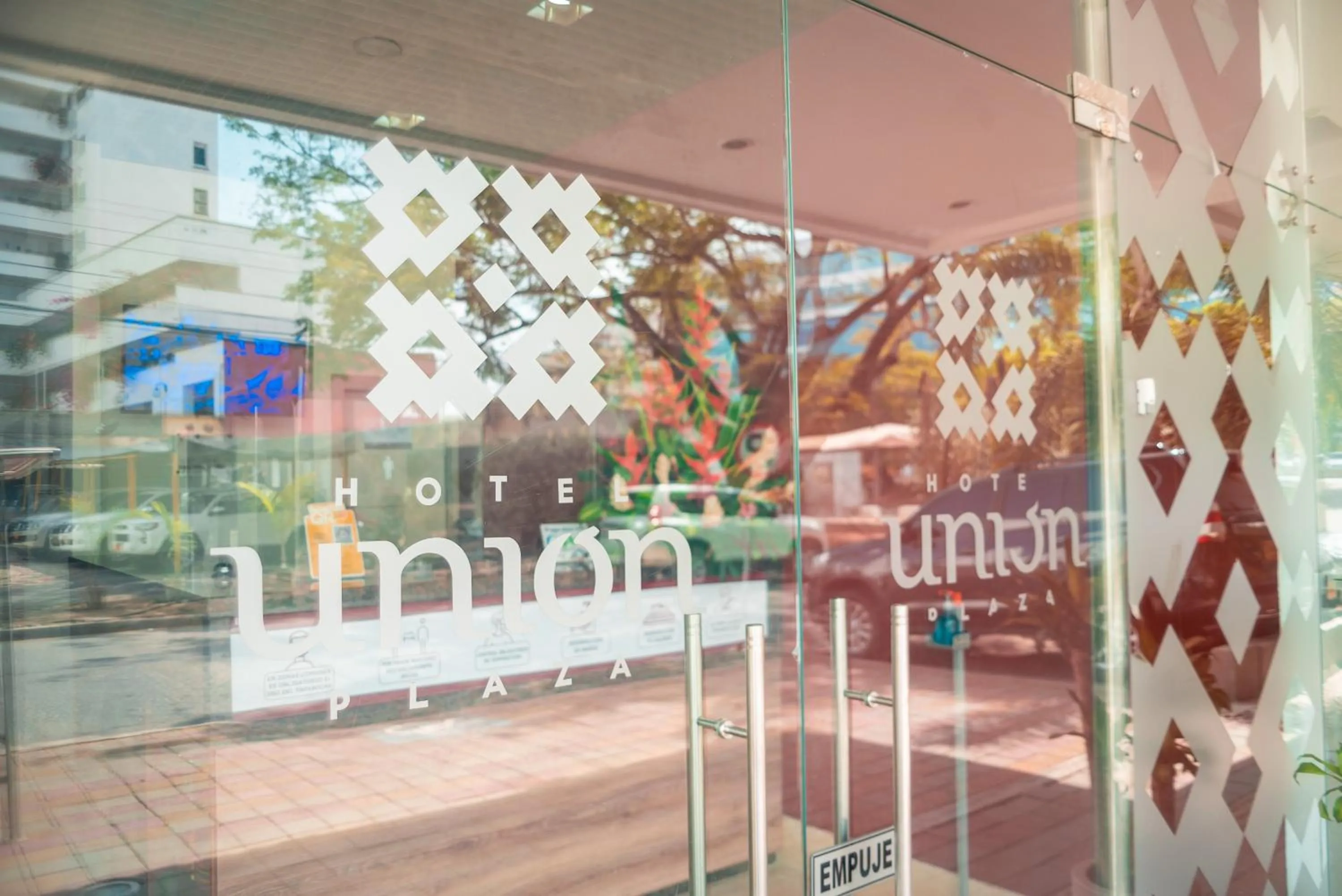 Facade/entrance in Hotel Unión Plaza