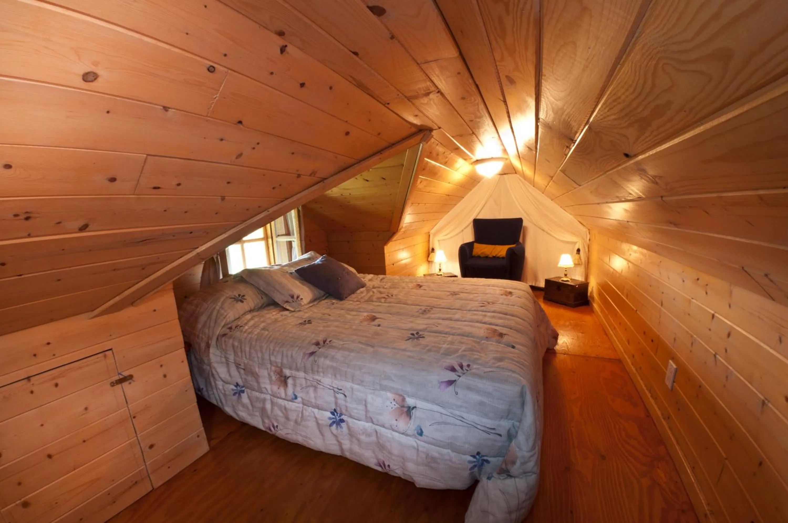 Bedroom, Bed in Chalet Paradis de Charlevoix
