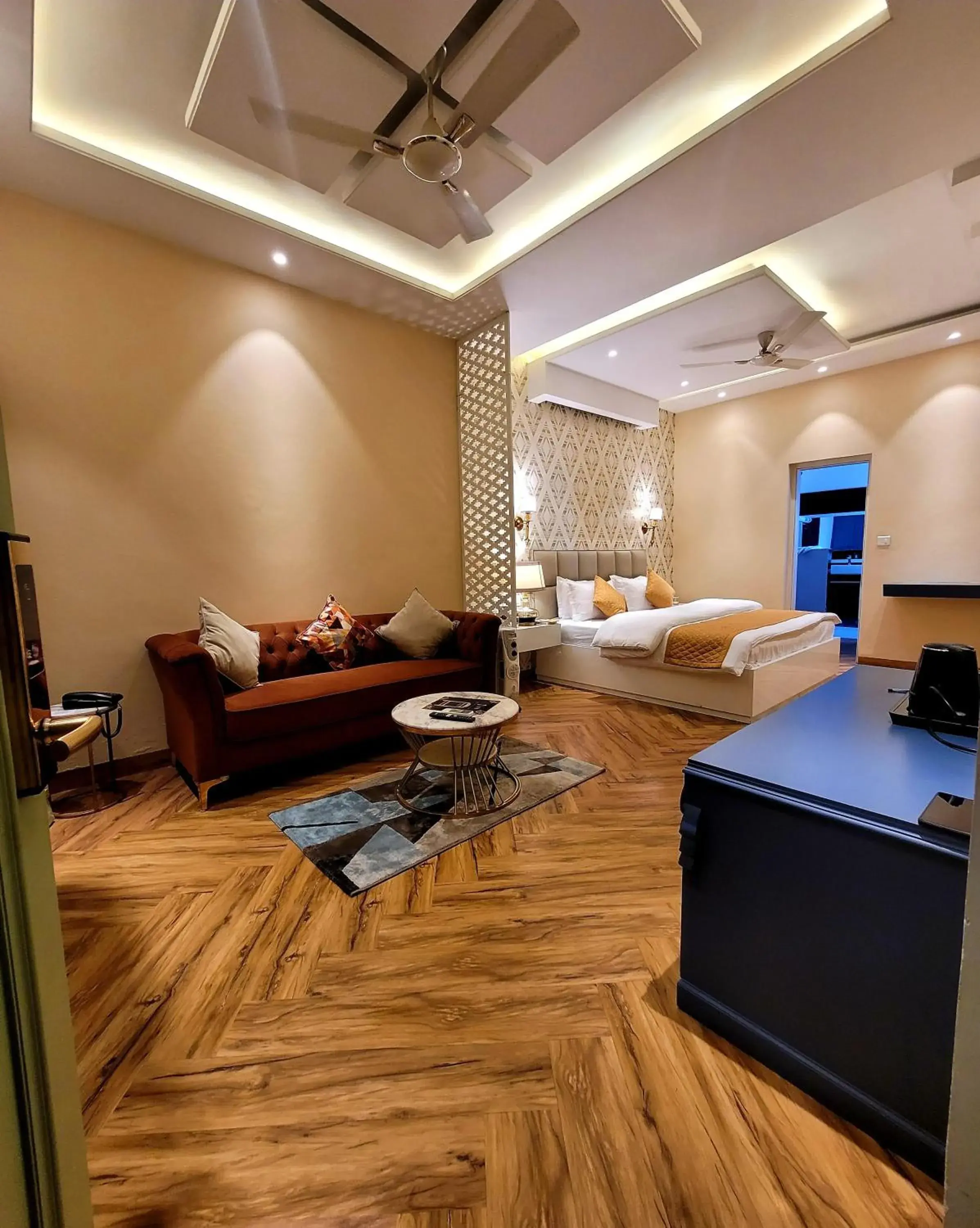 Superior Suite in Victorian Elegance Luxury Stays Superior Suite in Victorian Elegance Luxury Stays