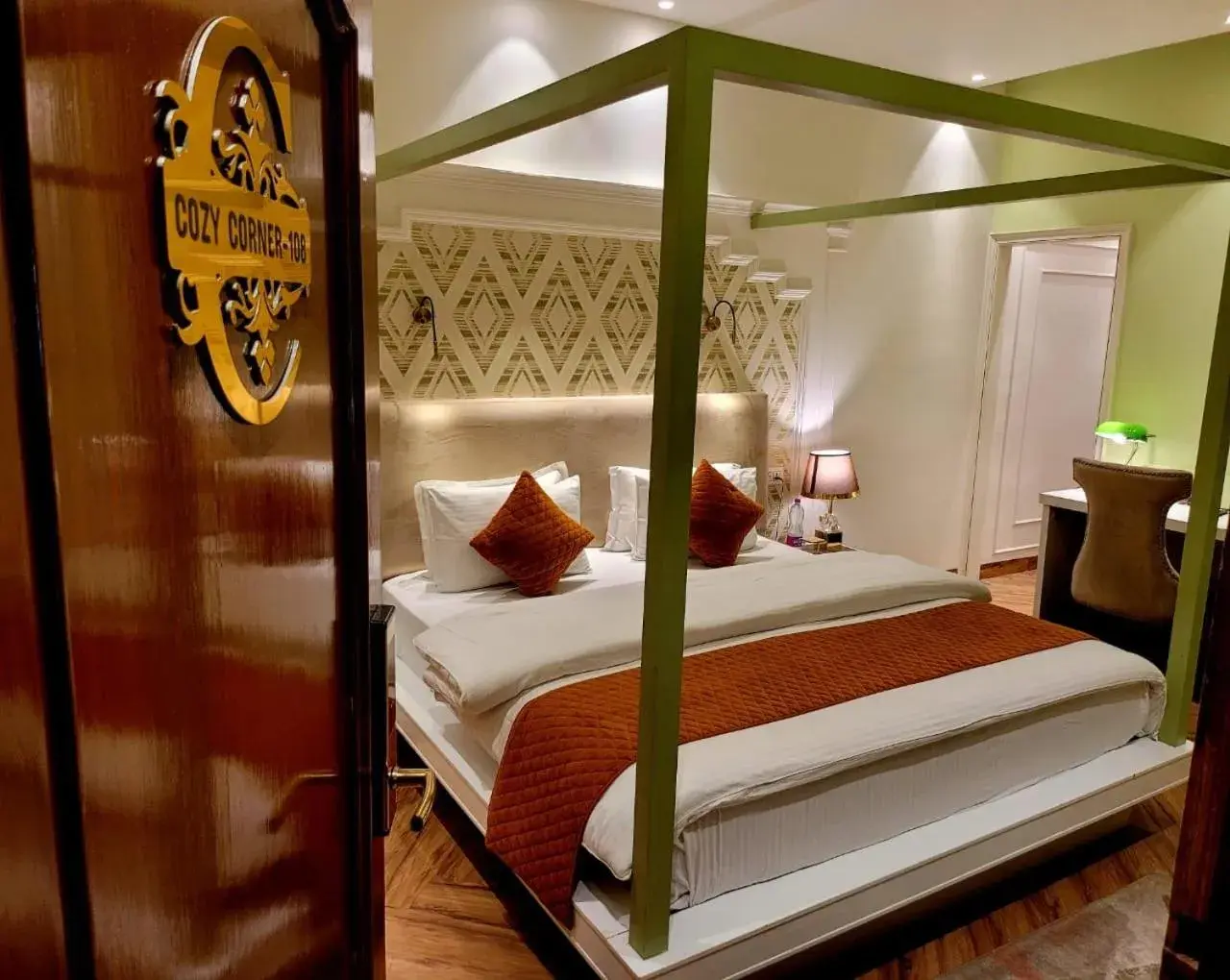 Deluxe King Room in Victorian Elegance Luxury Stays Deluxe King Room in Victorian Elegance Luxury Stays