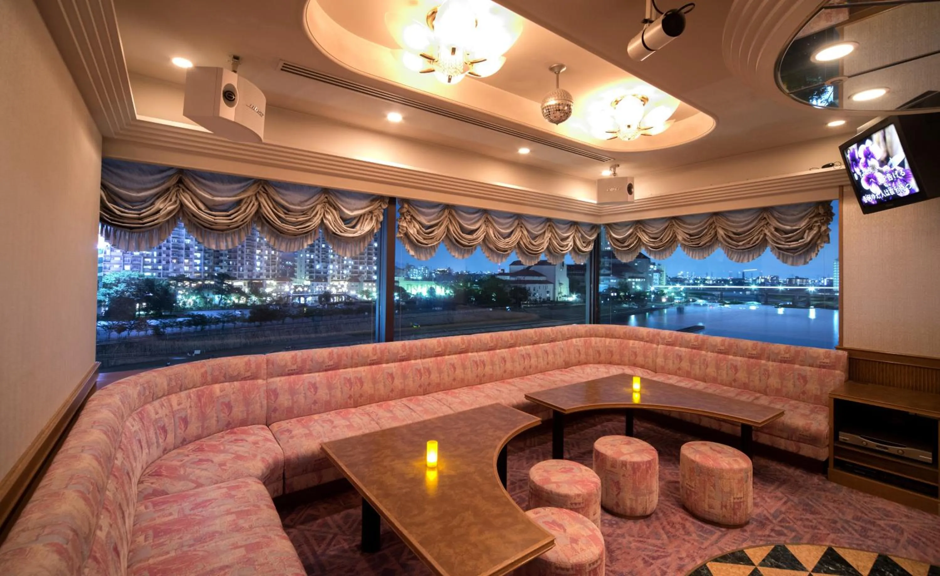 Karaoke in Hotel Wakamizu