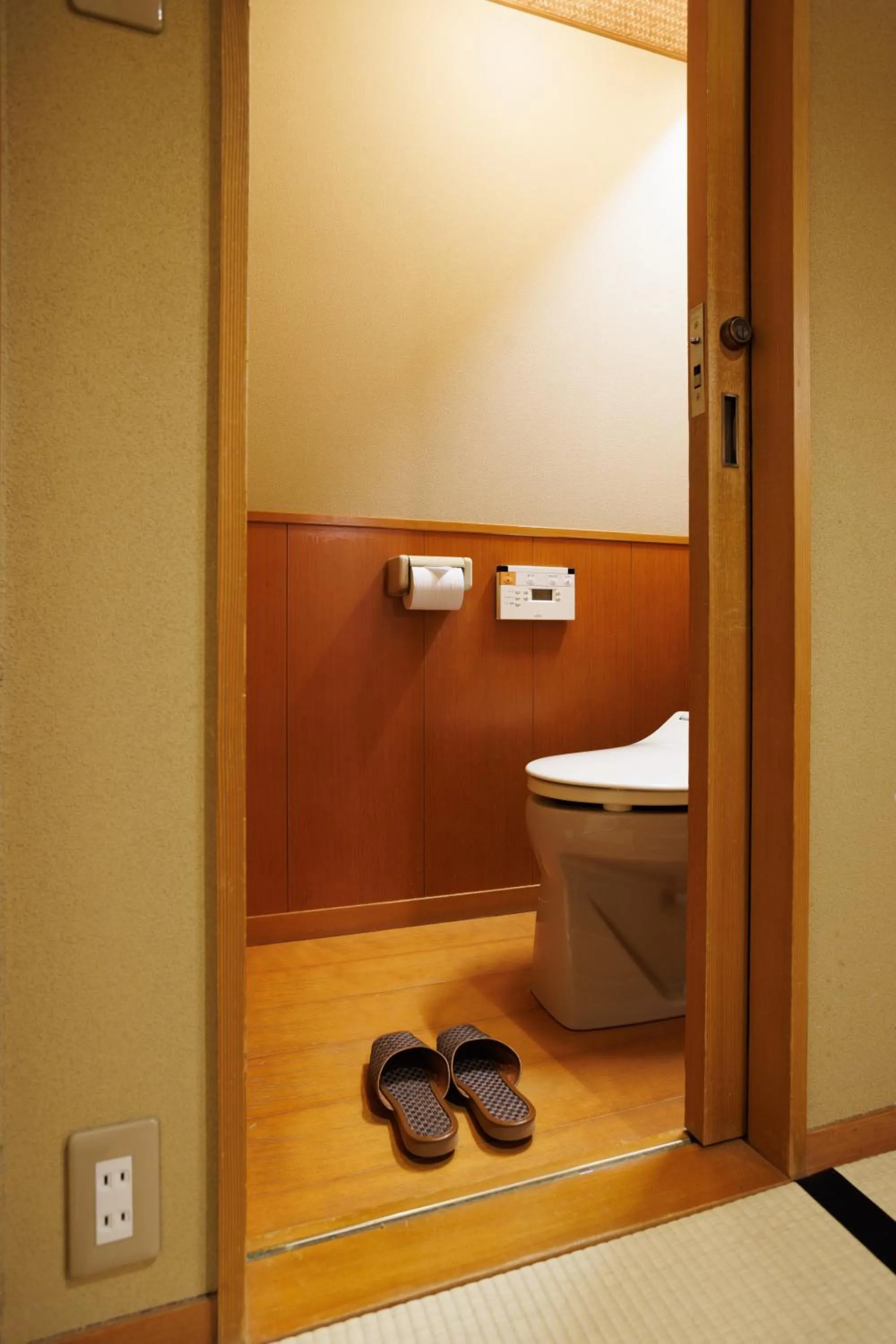 Toilet in Hotel Wakamizu