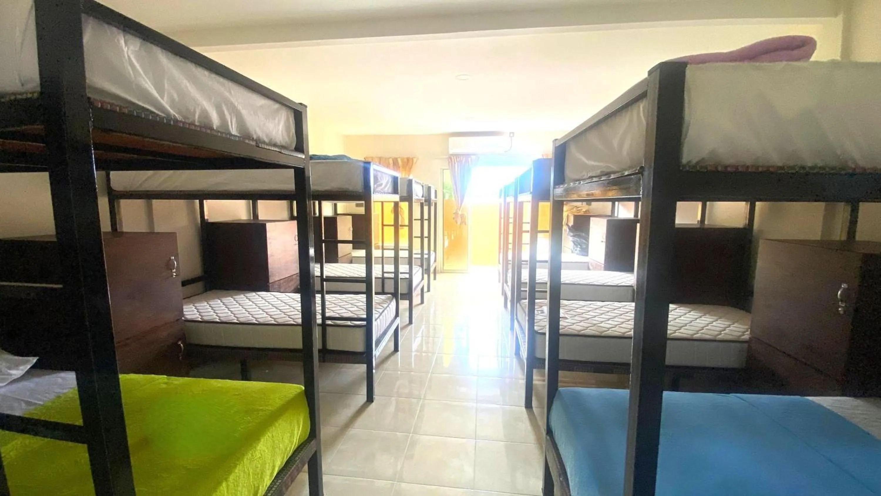 bunk bed, Bed in Capital O 91246 Tokman Inn