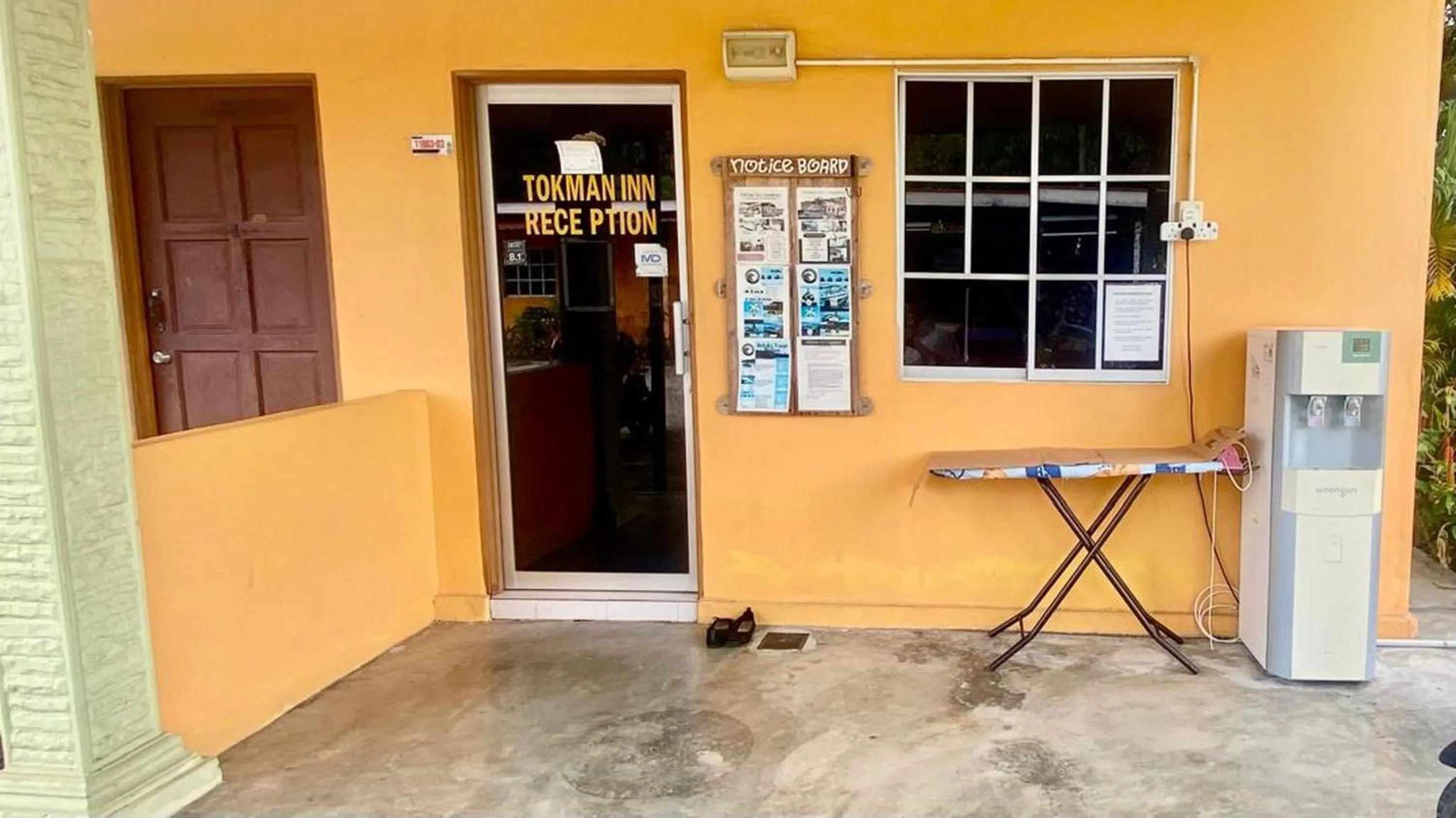 Lobby or reception in Capital O 91246 Tokman Inn