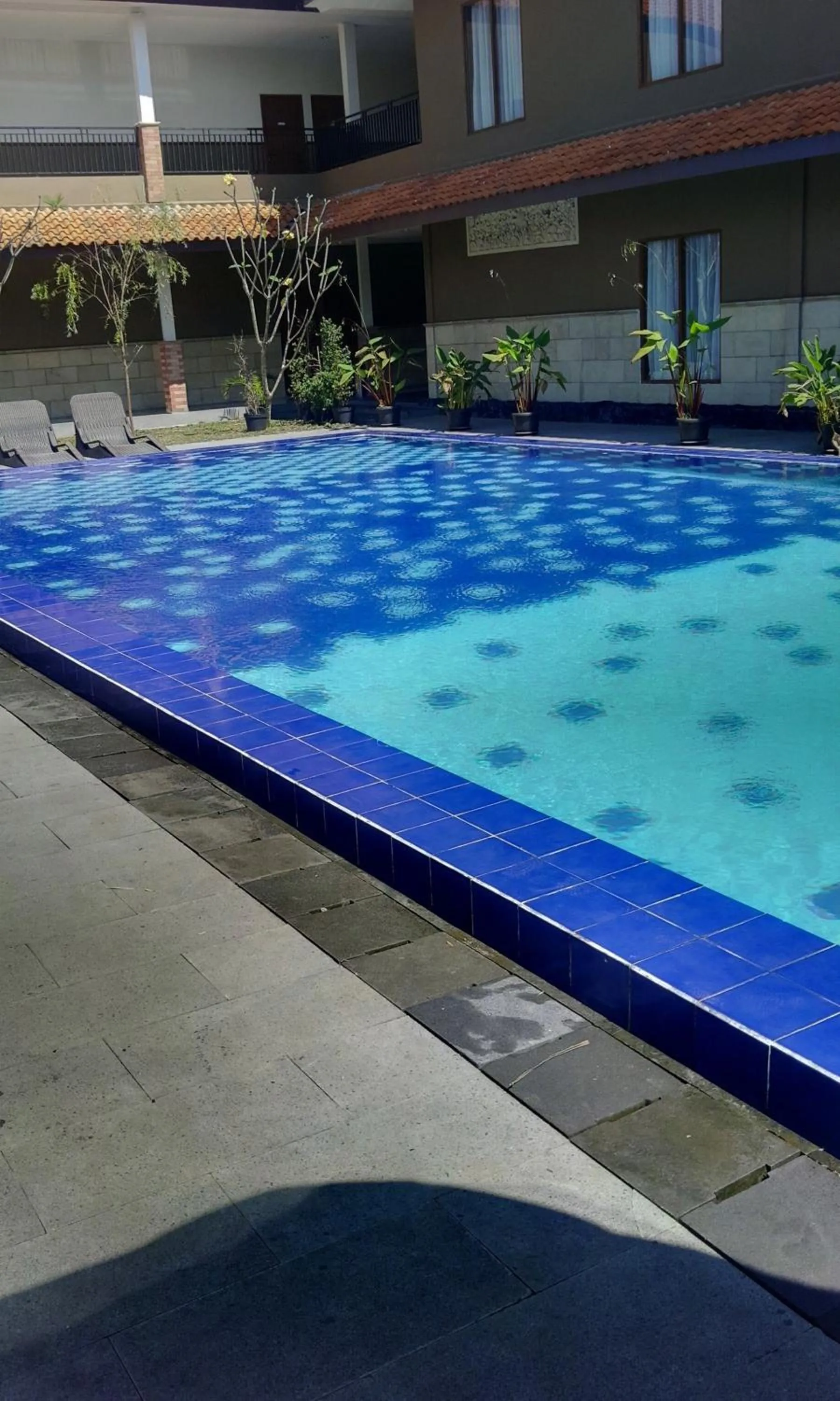 Swimming pool in Bumi Gumati Resort & Convention