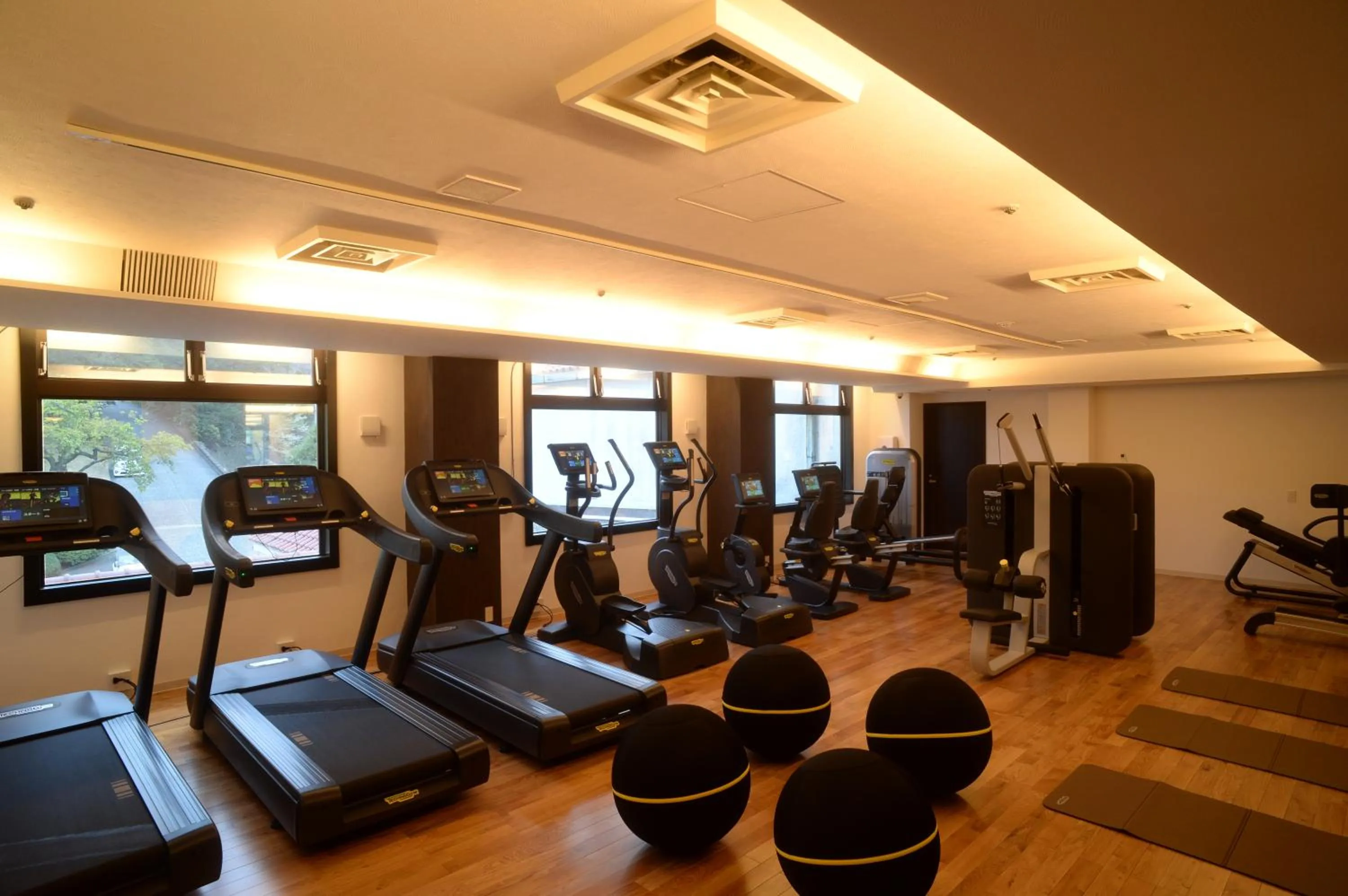 Fitness centre/facilities in Kawana Hotel