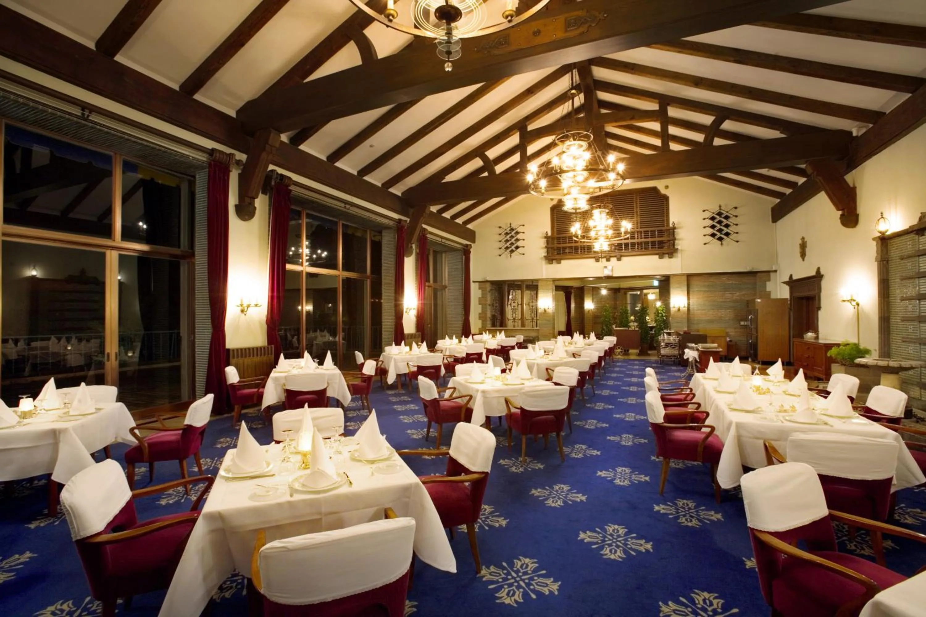 Restaurant/places to eat in Kawana Hotel