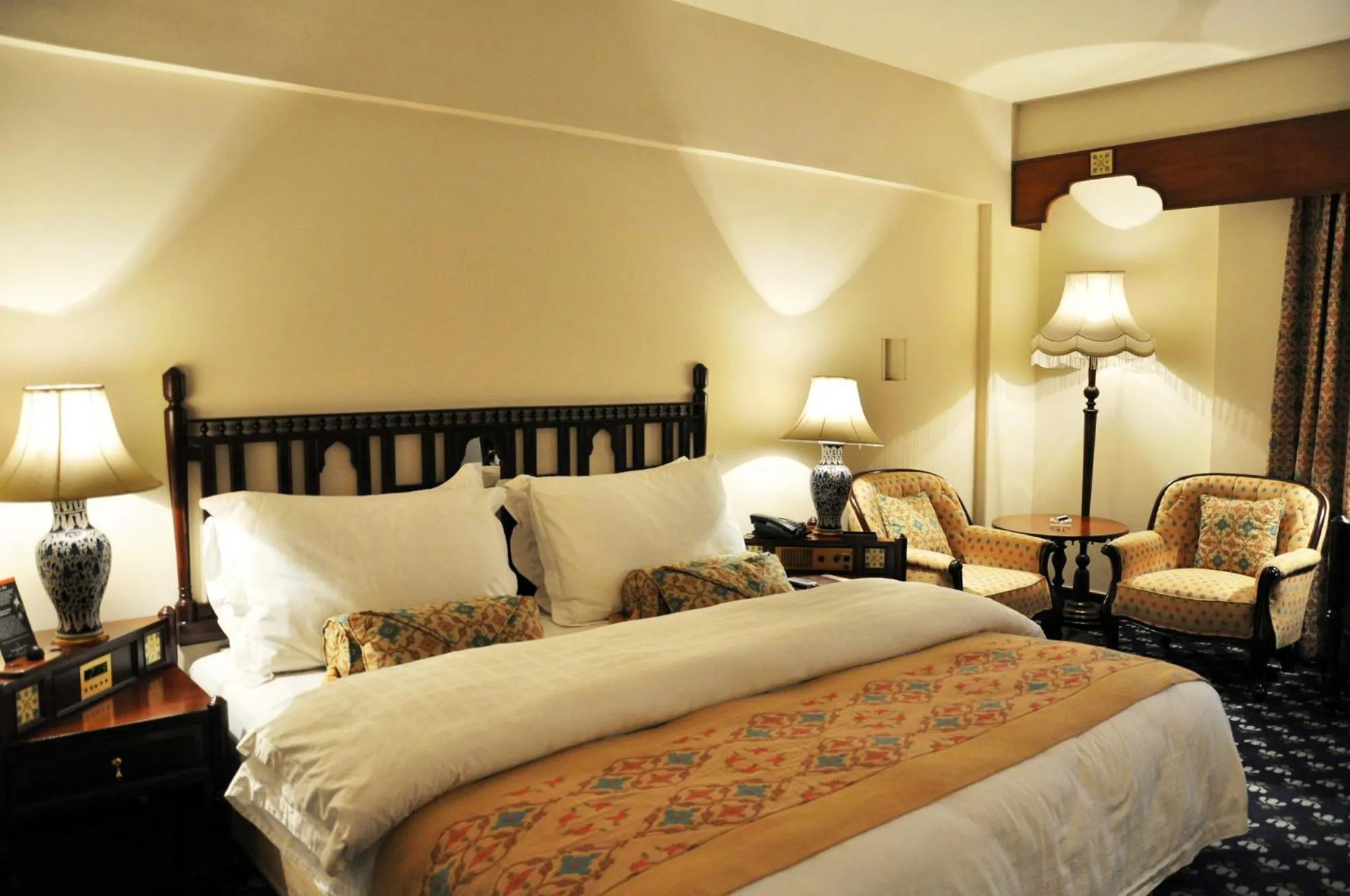 Other, Bed in Faisalabad Serena Hotel