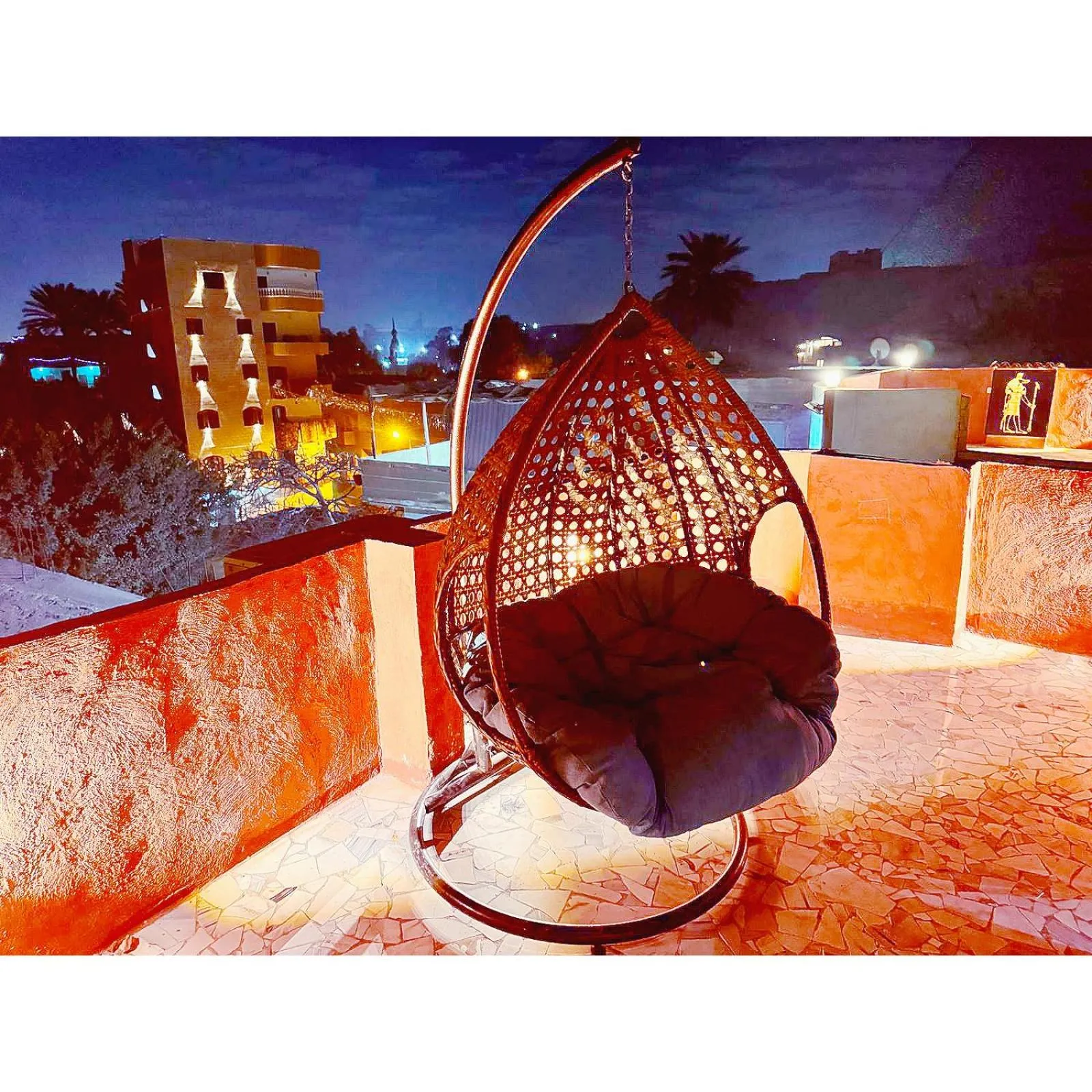 Night in Energy Of Pyramid Hotel