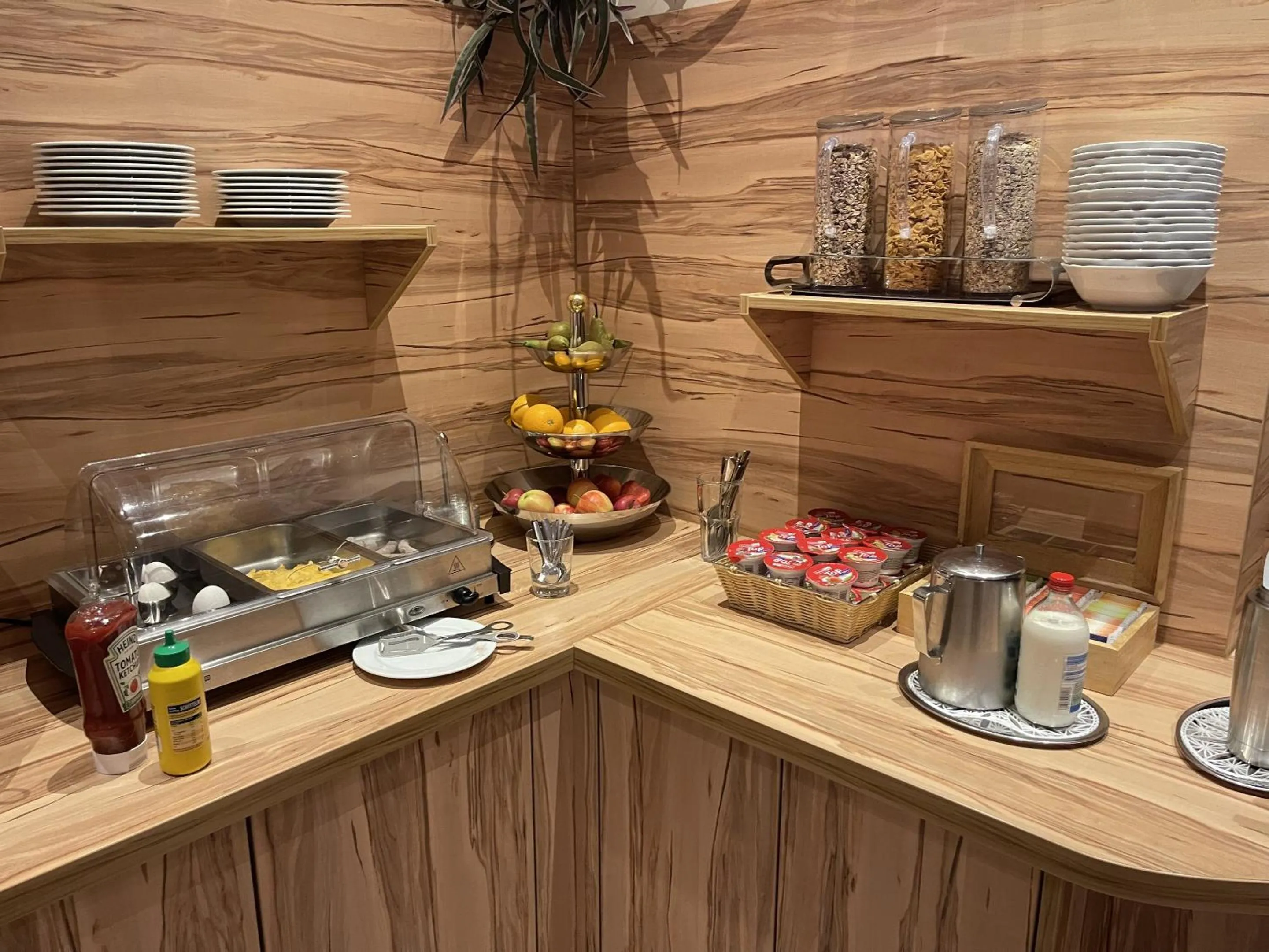 Breakfast in Hotel König Humbert