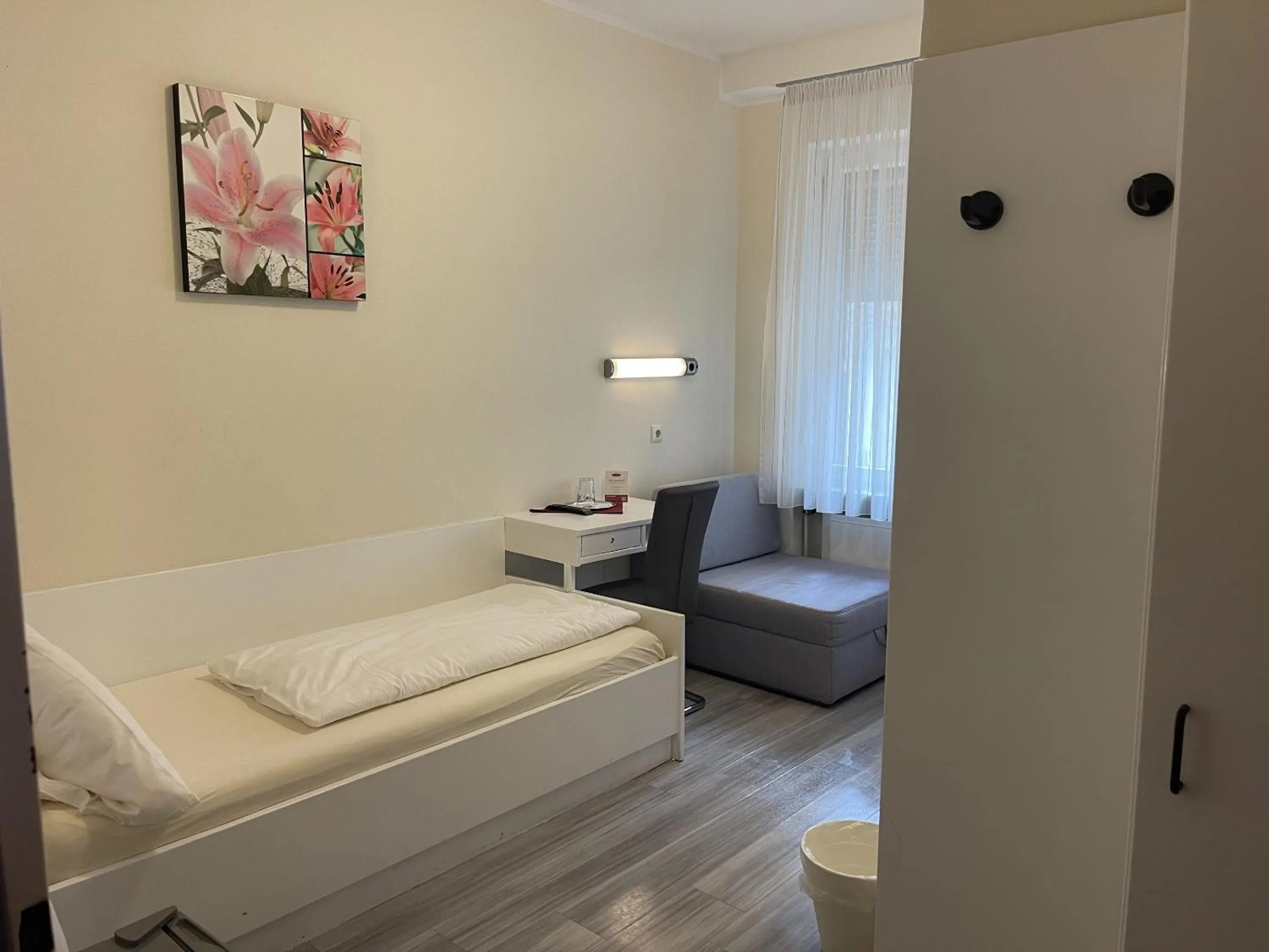 Bedroom in Hotel König Humbert