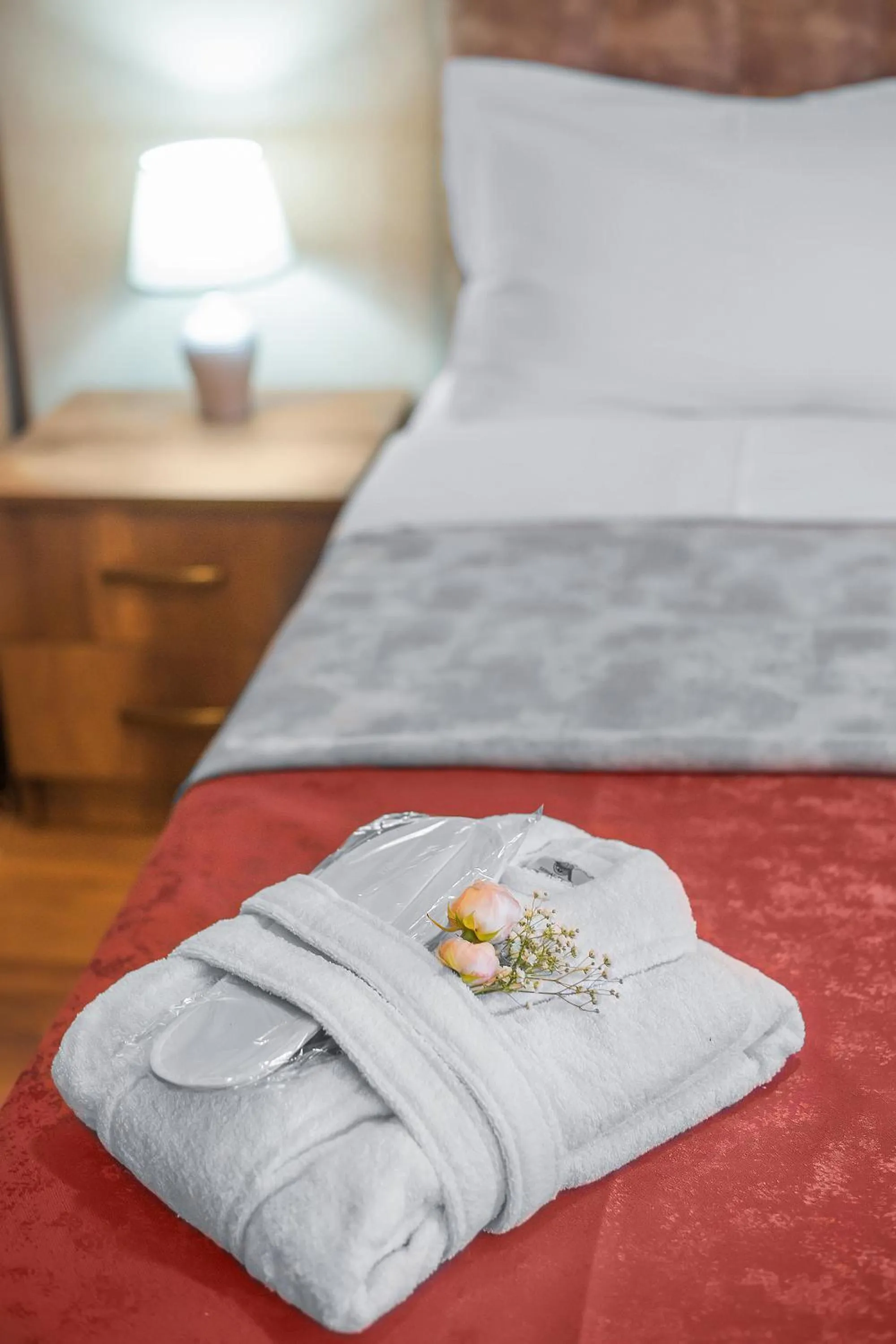 Bedroom, Bed in Dzvel Ubanshi