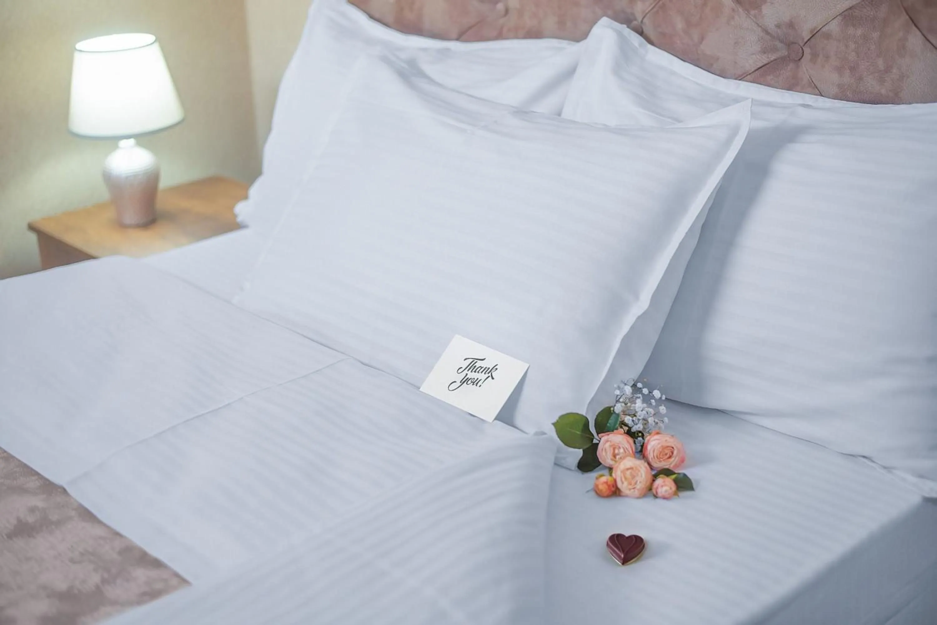 Bedroom, Bed in Dzvel Ubanshi