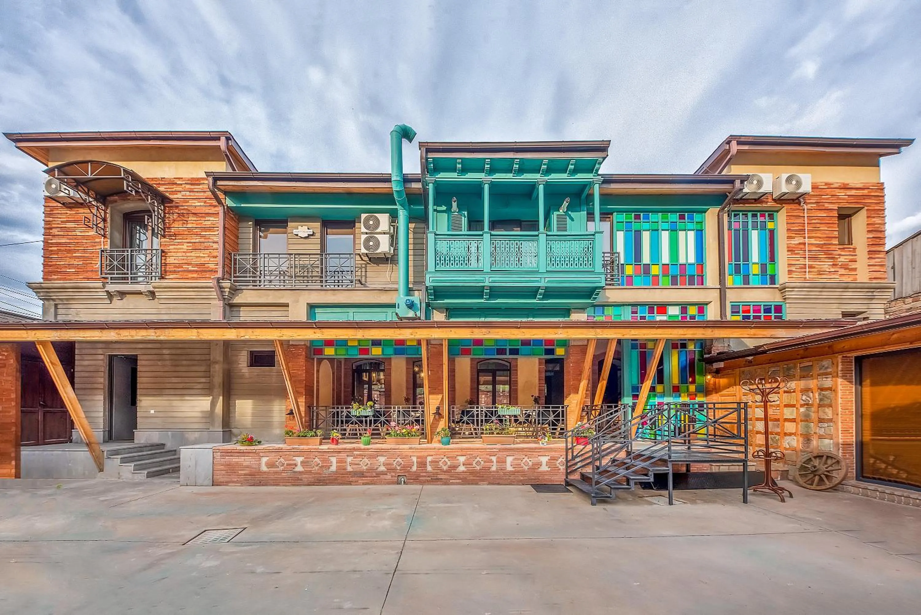 Property building in Dzvel Ubanshi