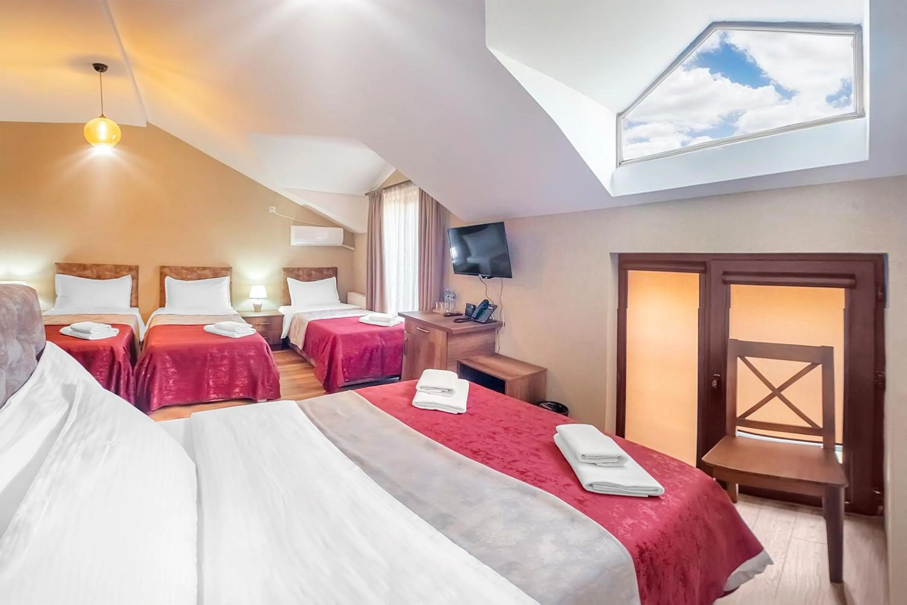 Family, Bed in Dzvel Ubanshi