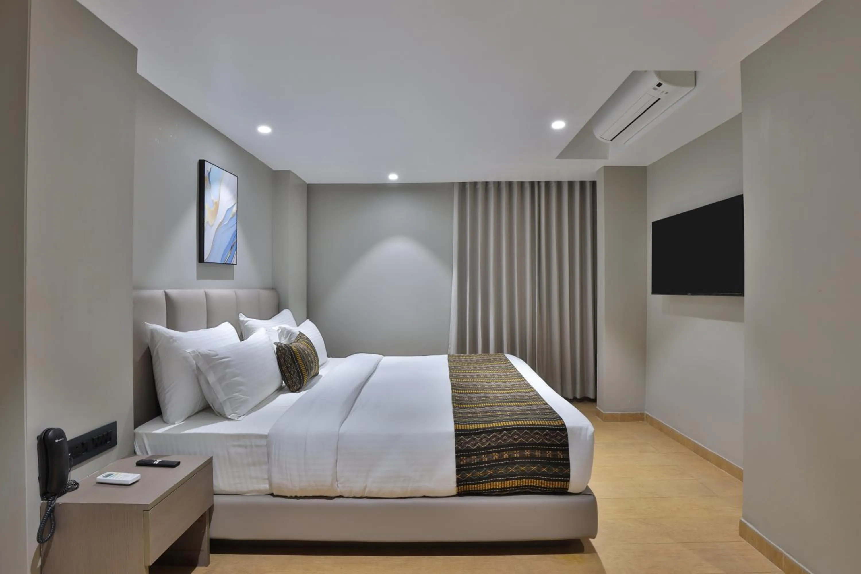 View (from property/room), Bed in Hotel Shivashish