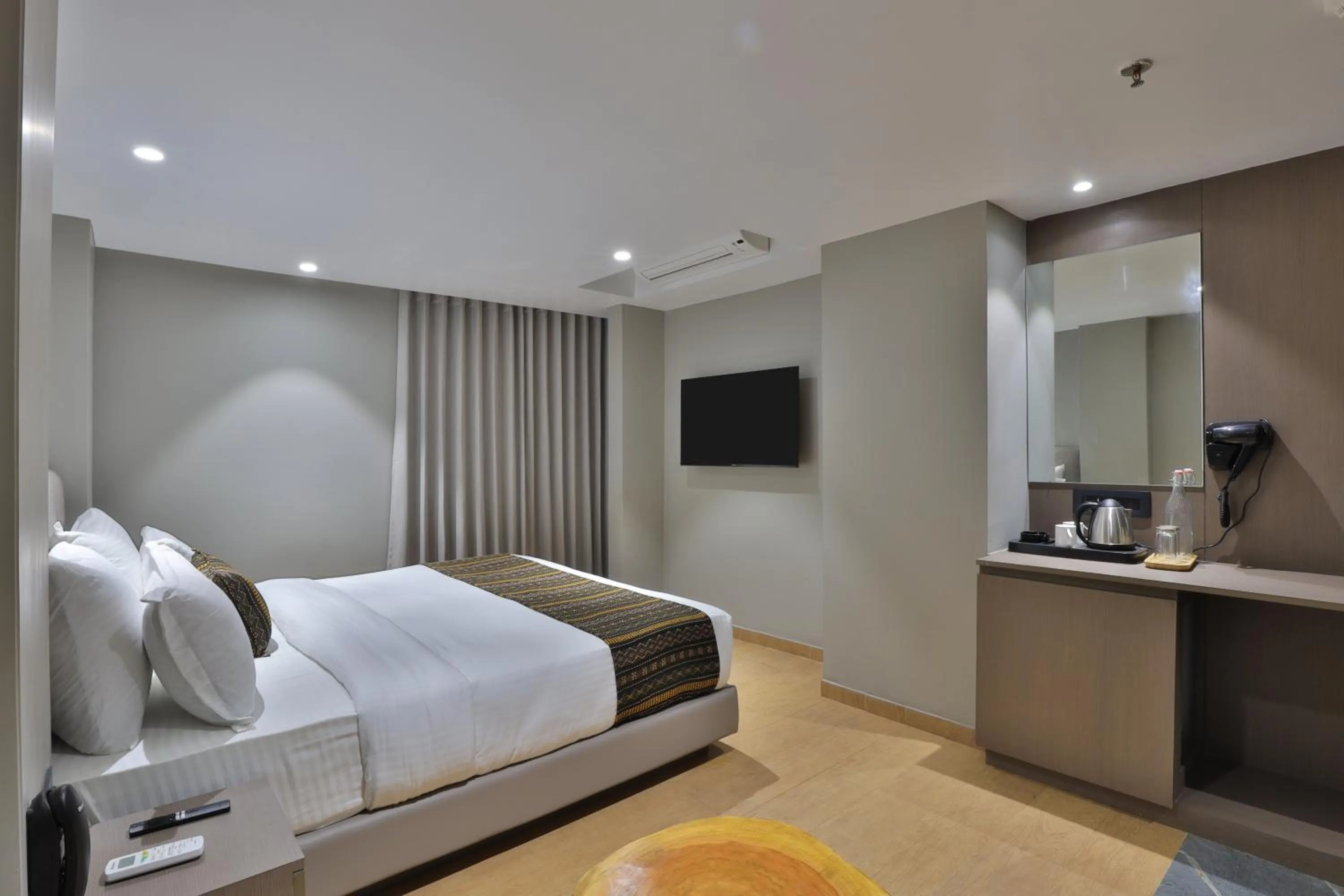 TV and multimedia, Bed in Hotel Shivashish